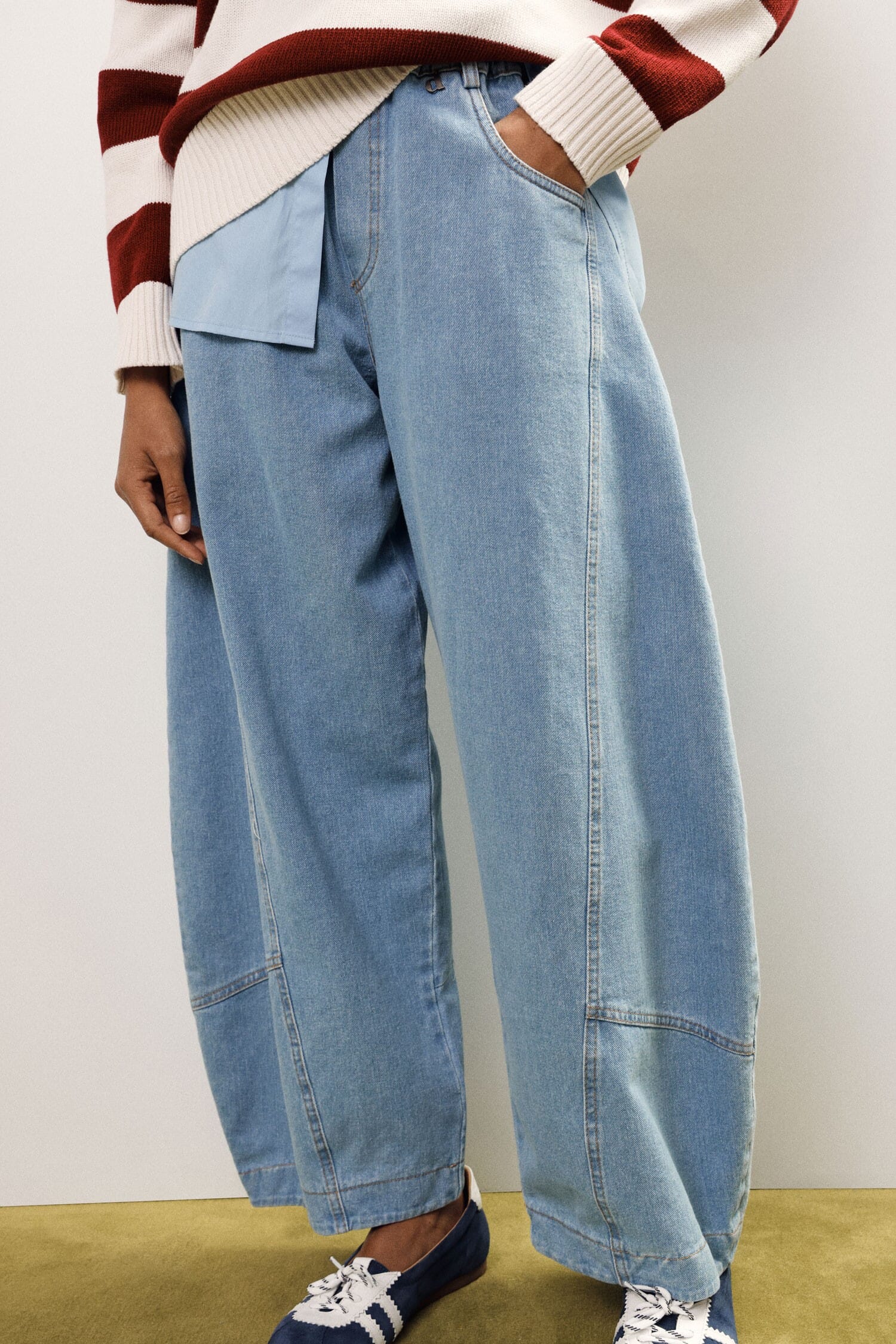 Balloon Jeans With Elastic Waist And Dixie Curve Seams