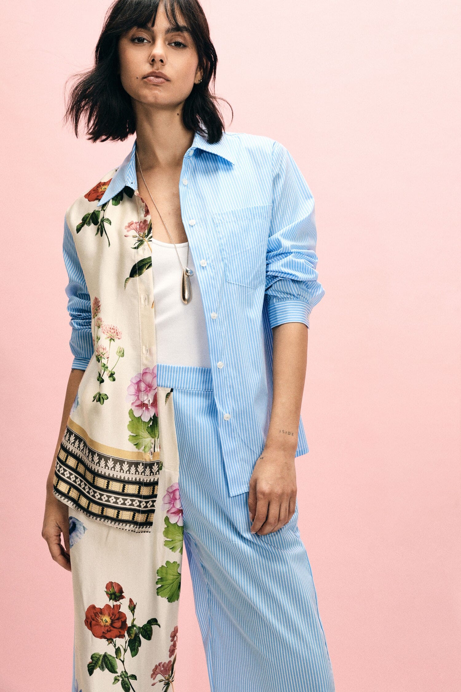 Chemise régulière à rayures et empiècements floraux Please