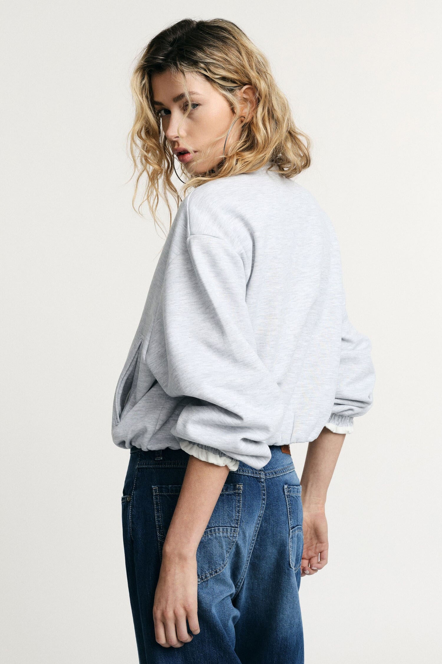 Short Zip Sweatshirt With Pockets And Cuffs Please