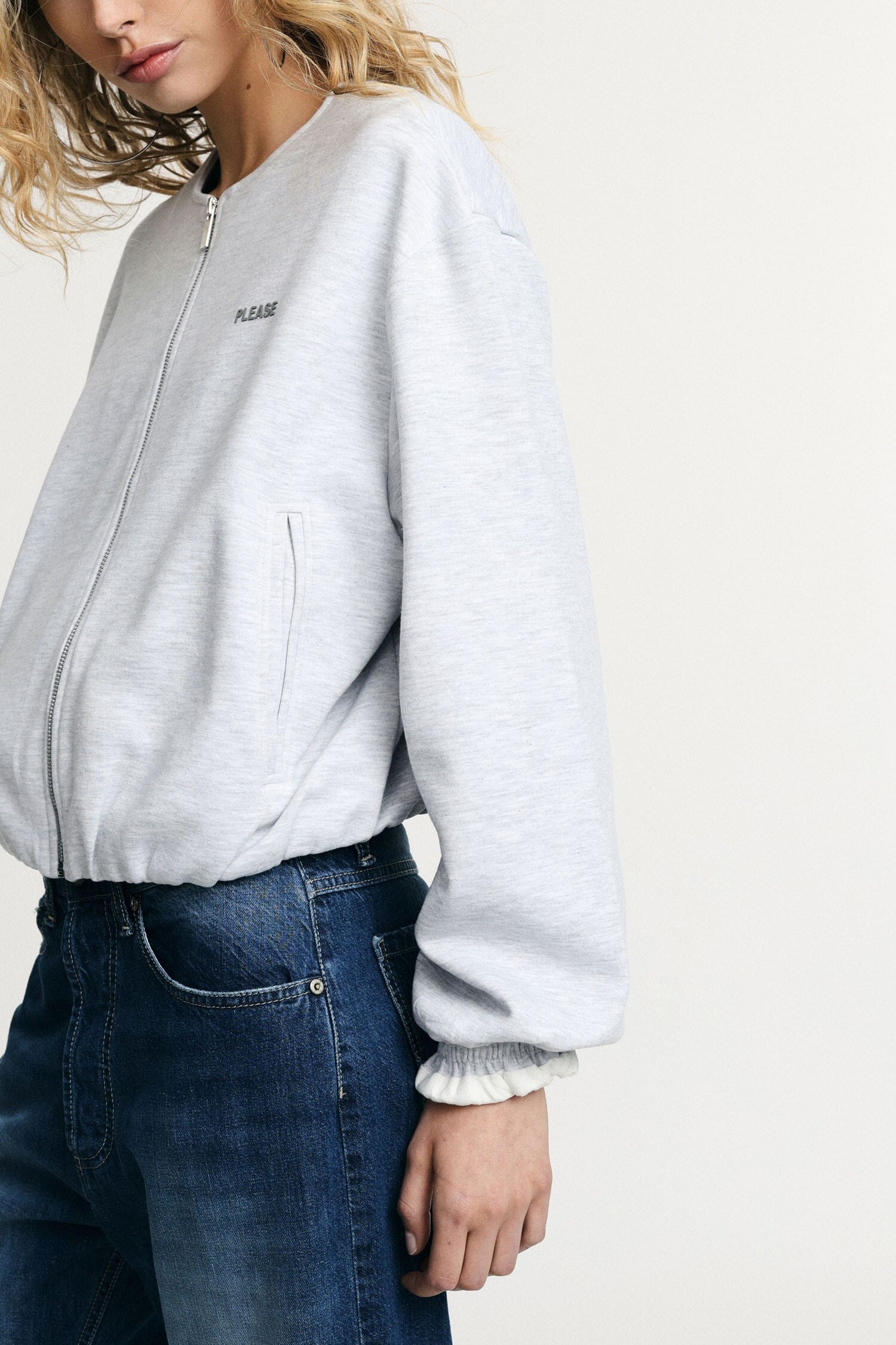 Short Zip Sweatshirt With Pockets And Cuffs Please