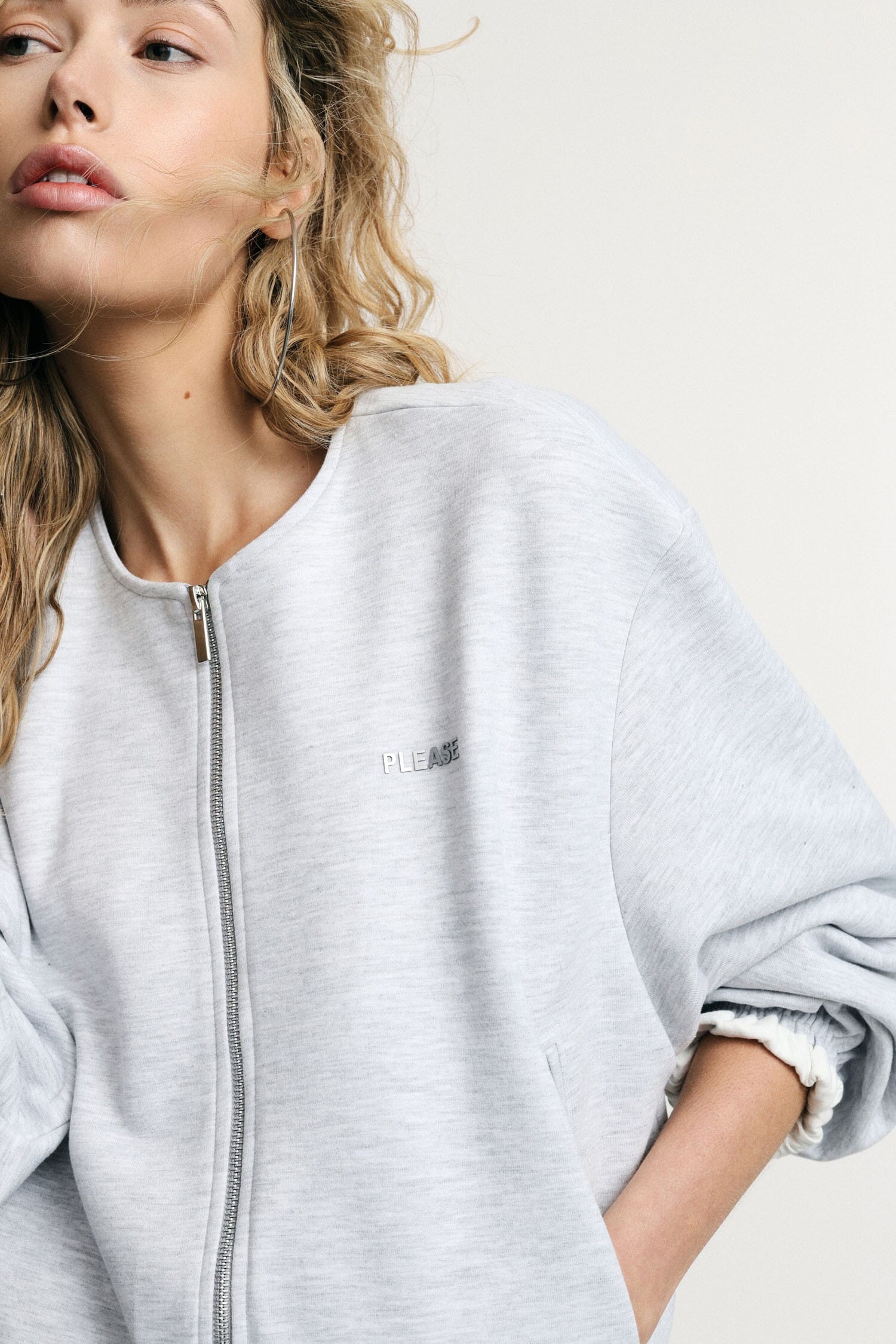 Short Zip Sweatshirt With Pockets And Cuffs Please