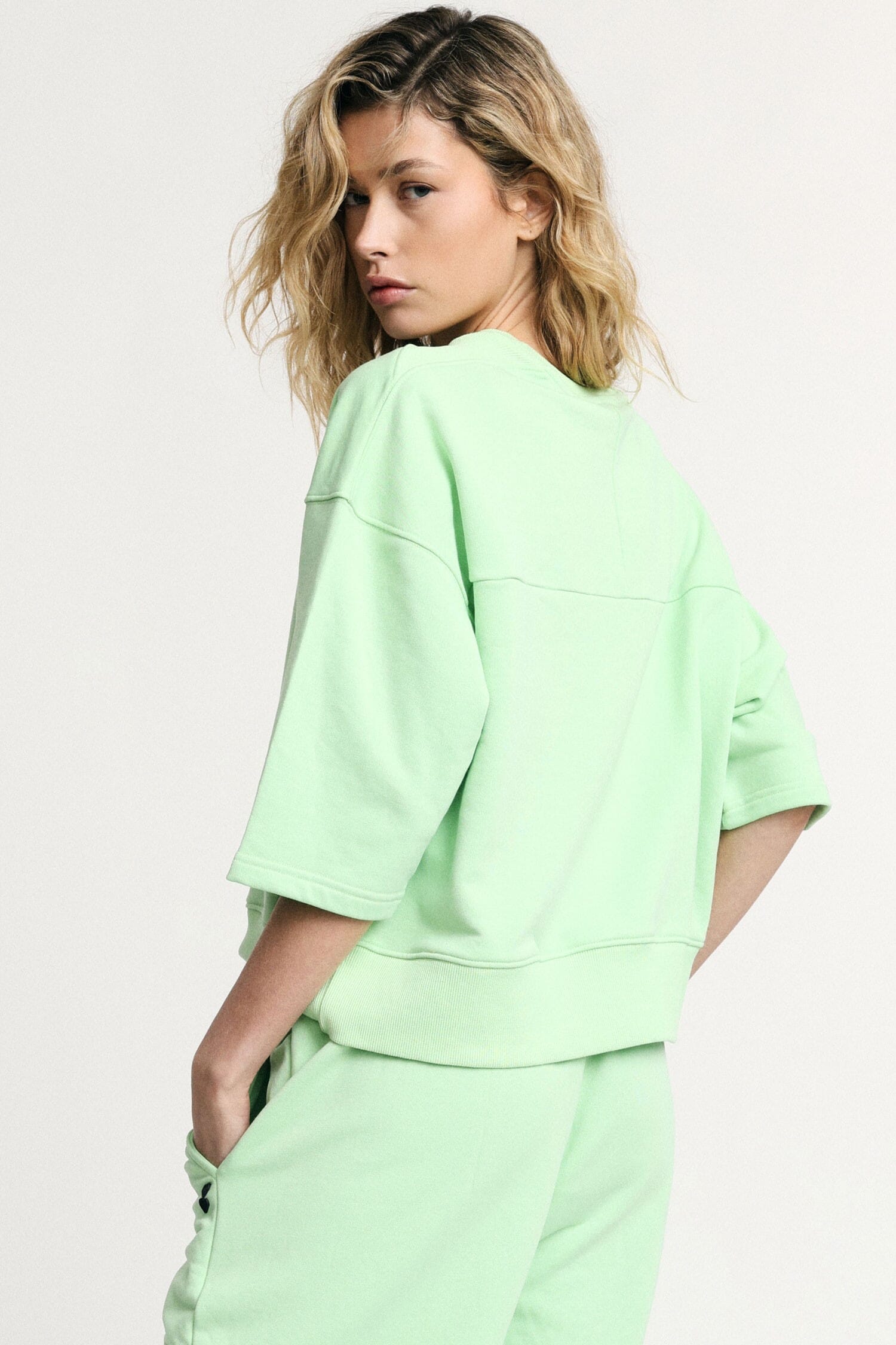 Sweatshirt Wide With Elbow Length Please