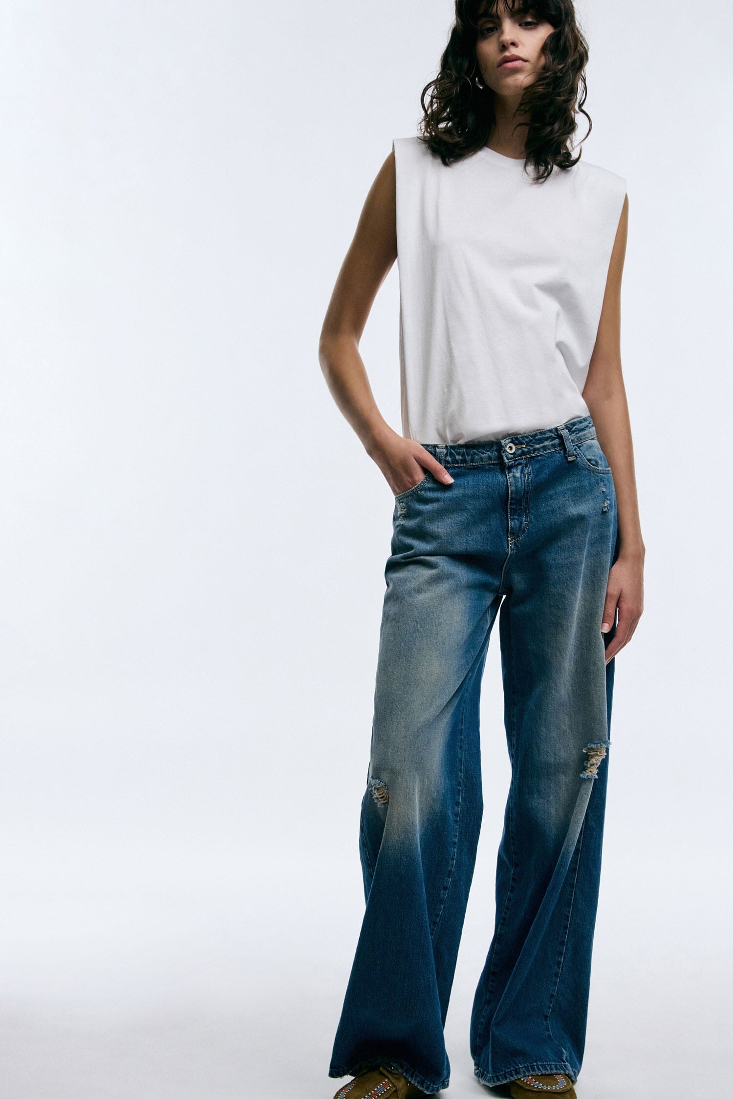 Wide Leg Jeans With Tissue Effect Details Please