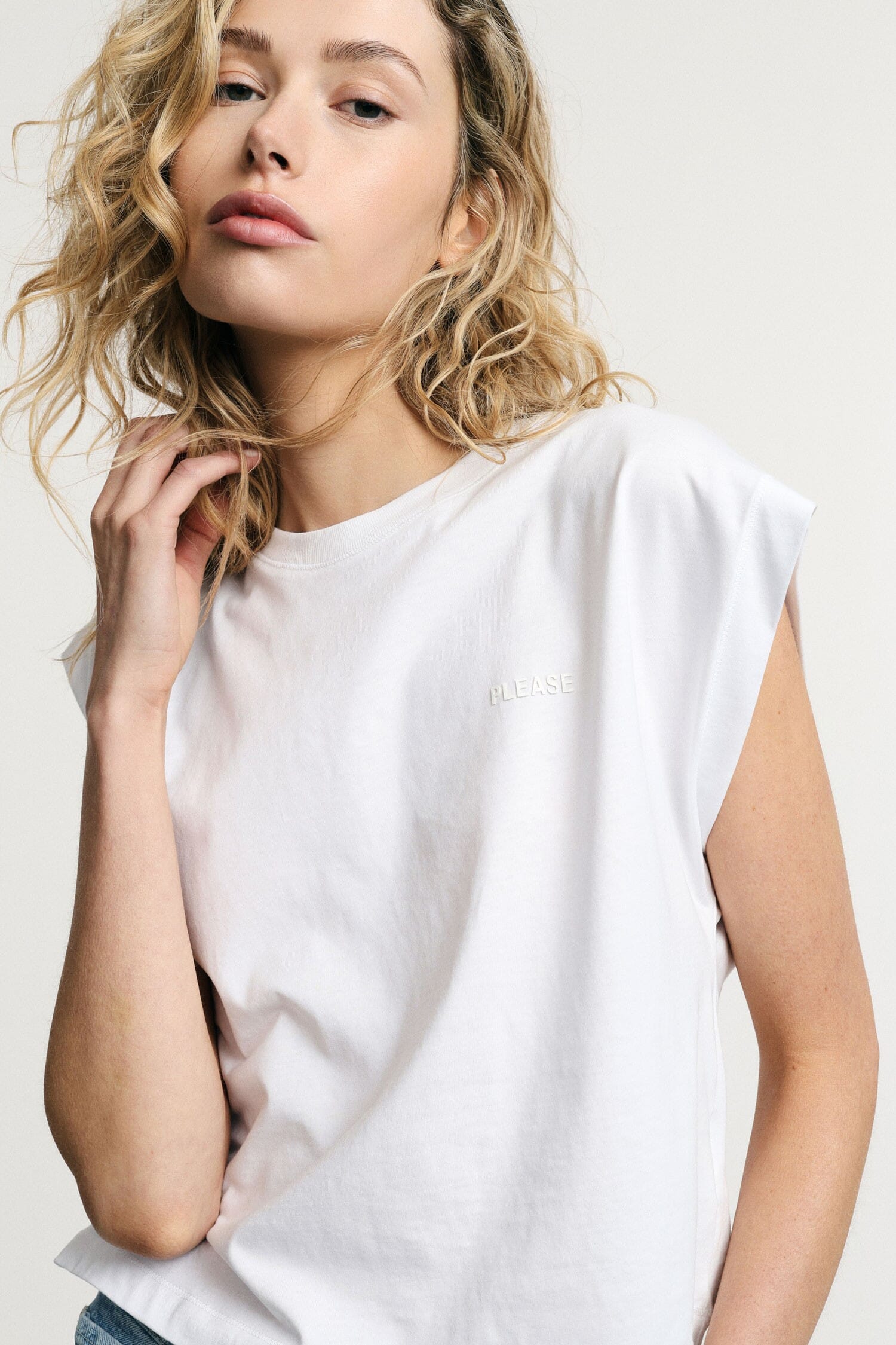 Cropped Sleeveless Top With Round Neck Please