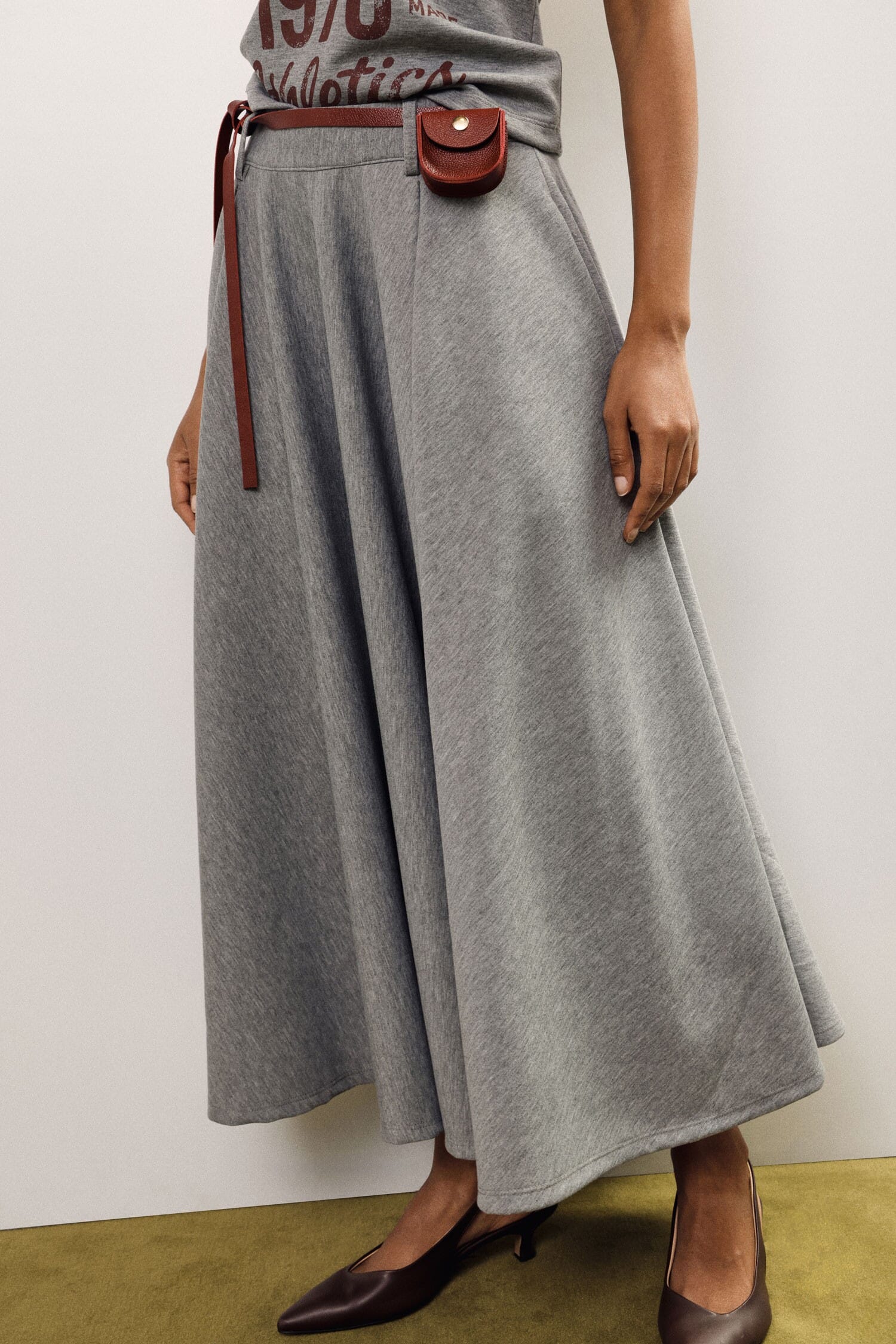 Pleated Midi Skirt With Belt And Mini Dixie Bag