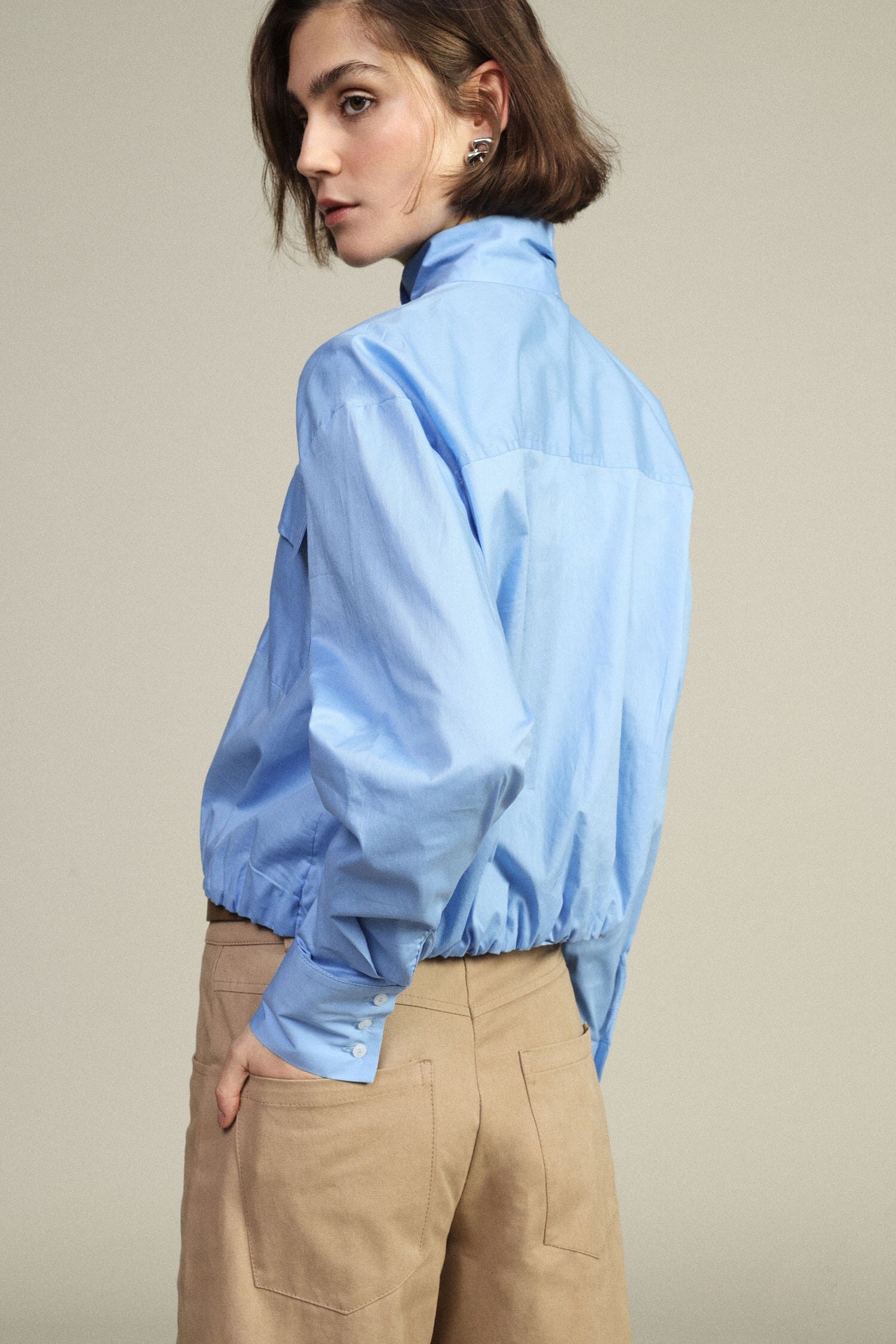 Cropped Shirt With Front Pockets And High Collar Dixie