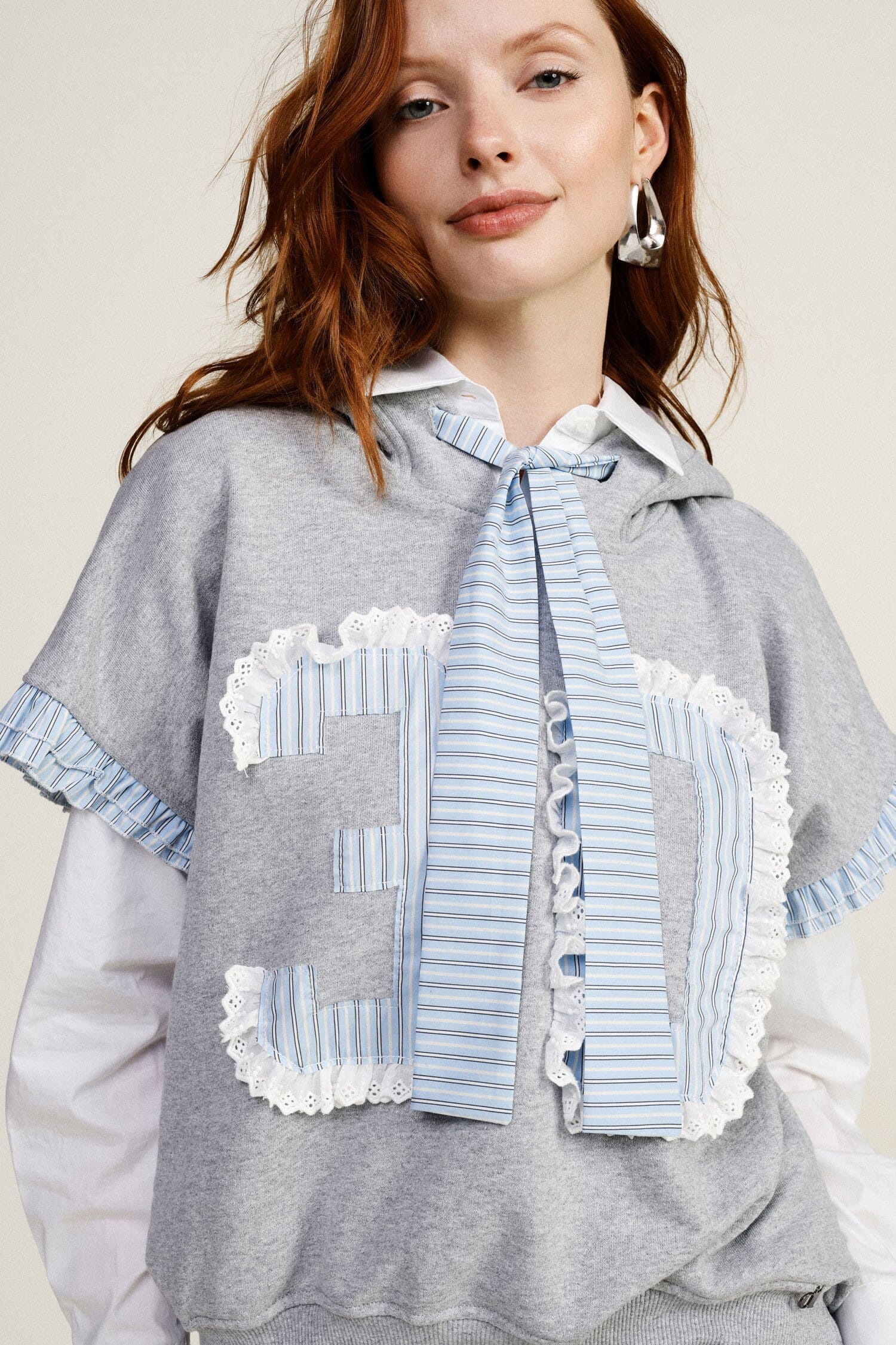 Dixie - Sweat à capuche sans manches avec volants