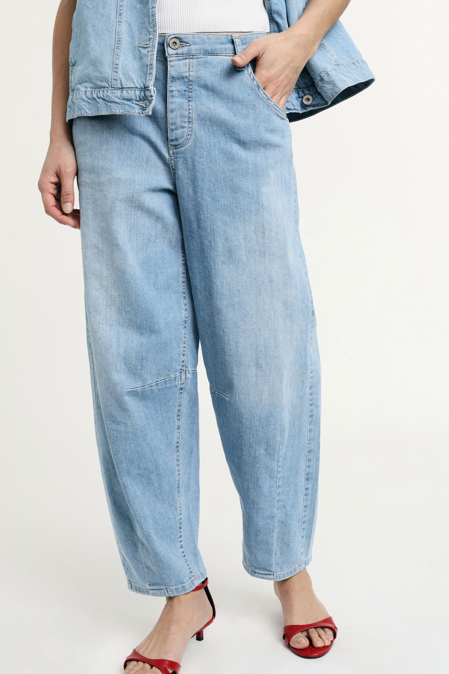 Baloon Fit Medium Jeans With Light Wash Please