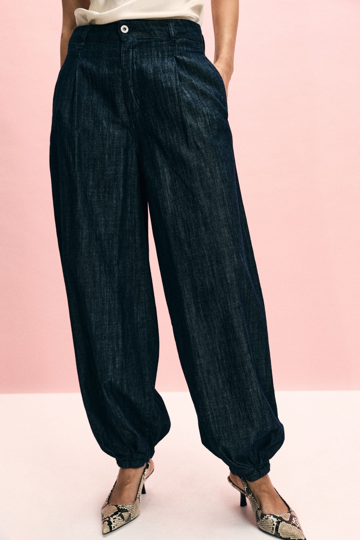 Jeans Scuri Baloon Fit Con Fondo Elastico Please