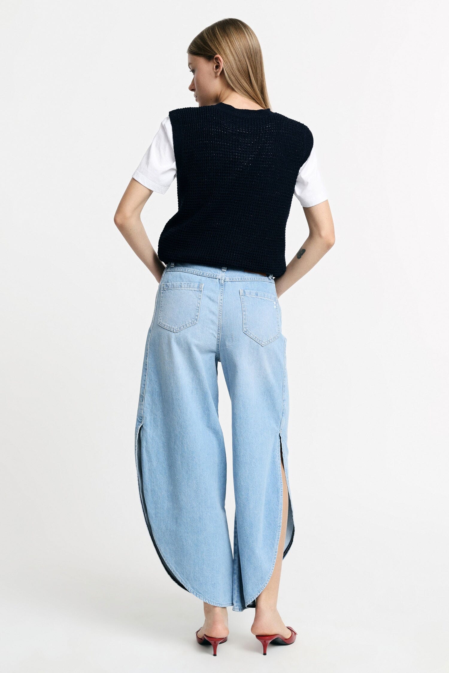 Wide Leg Rounded Jeans With Side Slits Please