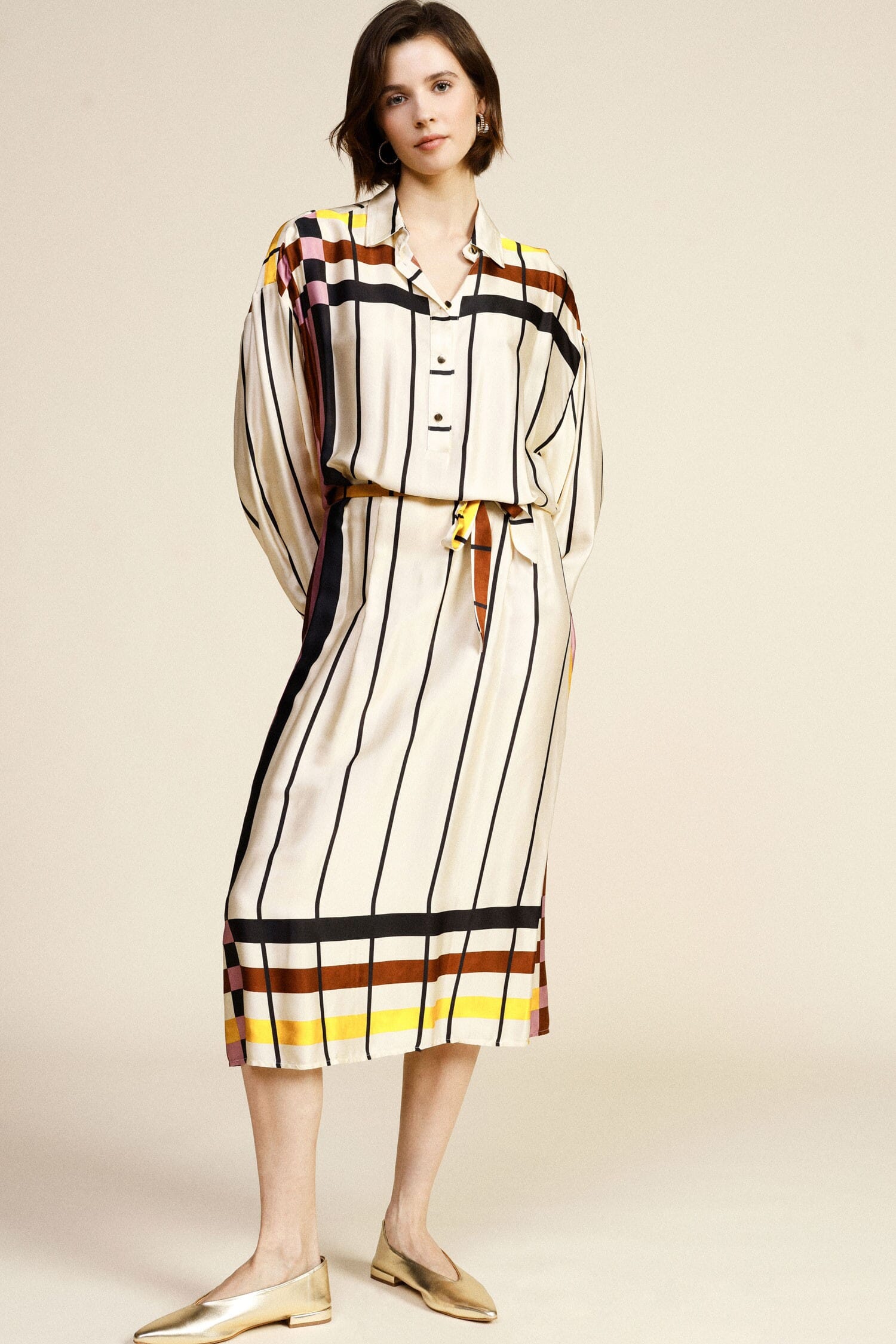 Robe mi-longue rayée avec ceinture et encolure Dixie classique