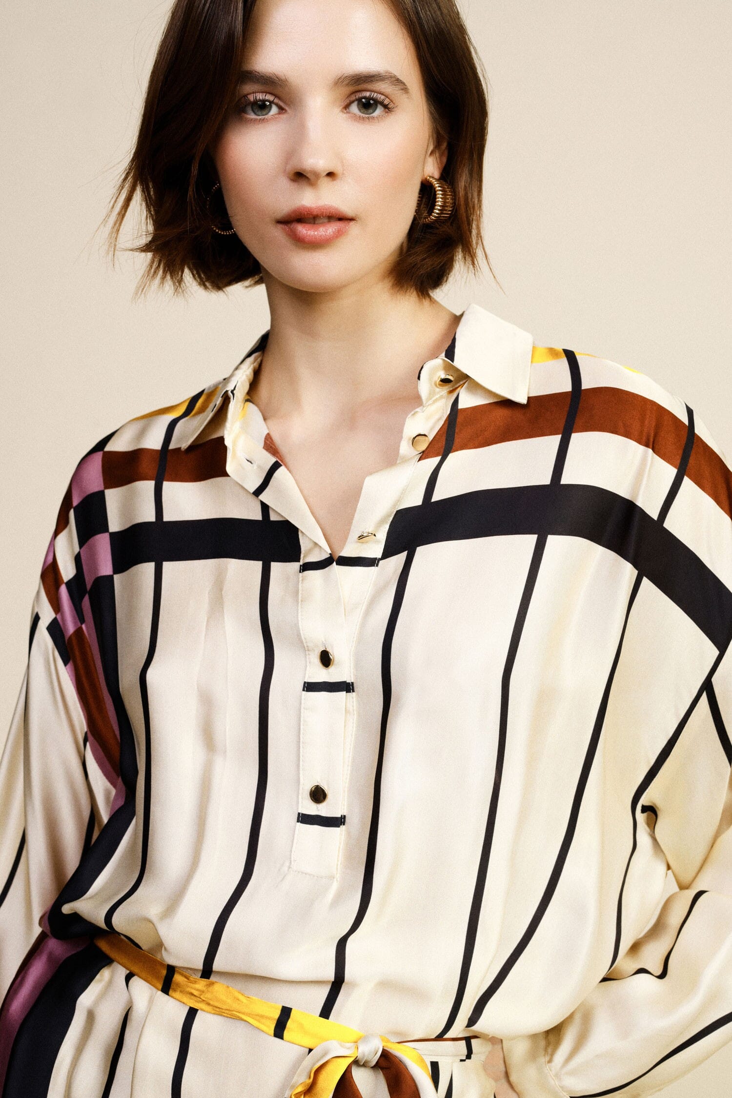 Robe mi-longue rayée avec ceinture et encolure Dixie classique