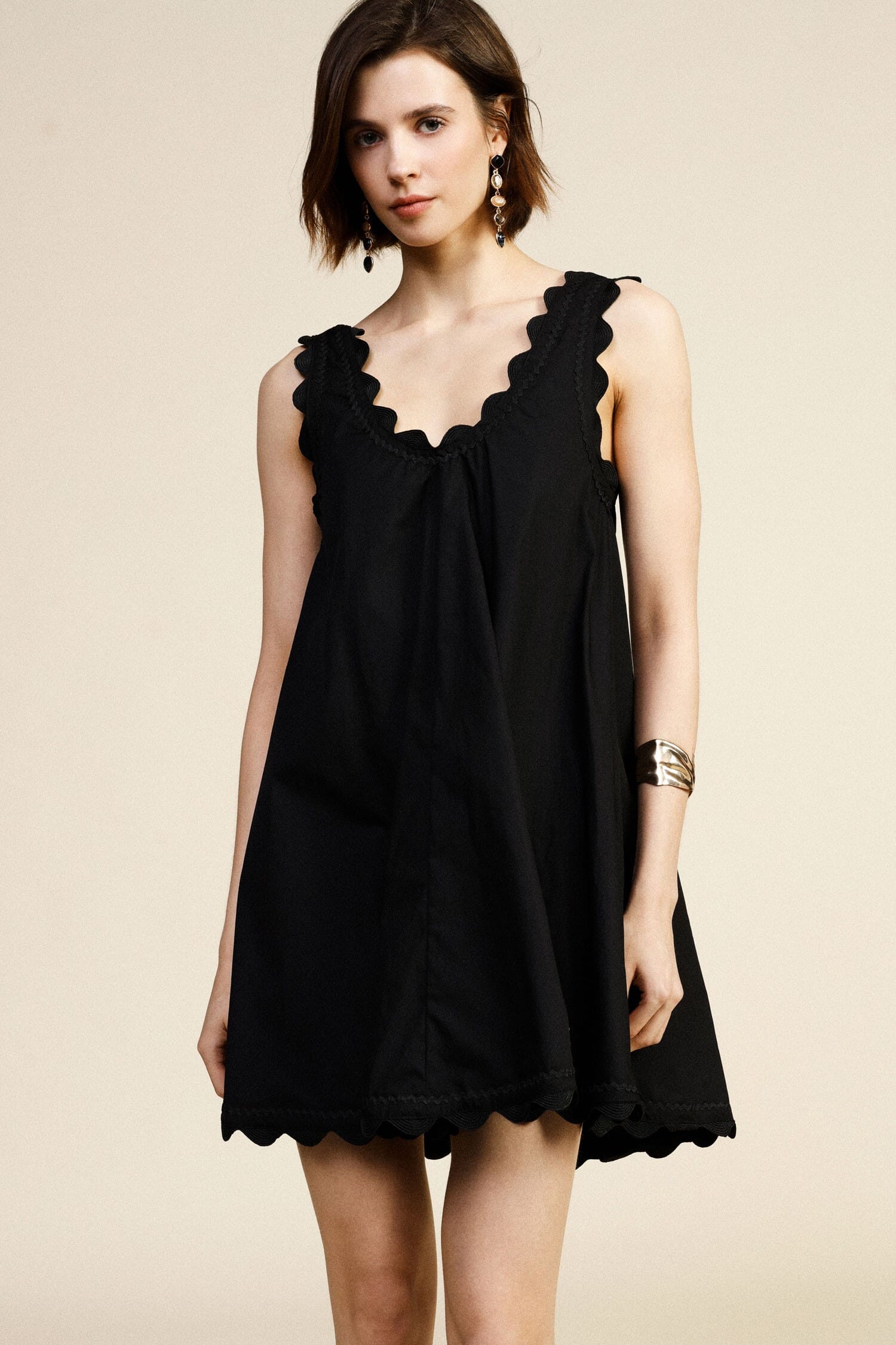 Short Sleeveless Dress With Scalloped Trim Dixie