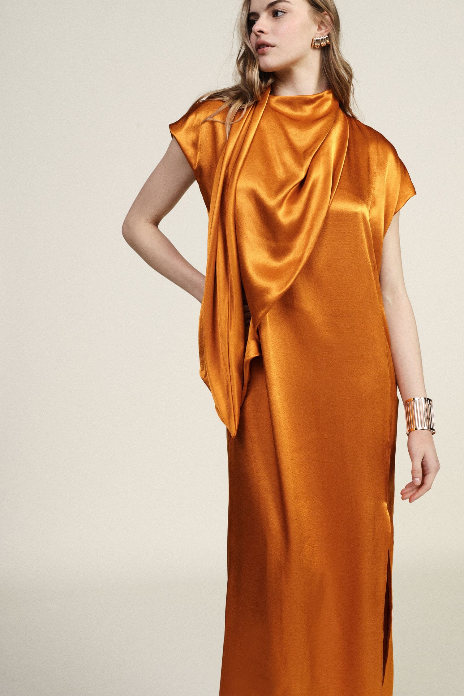 Long Sleeveless Dress With Asymmetrical Drape Dixie