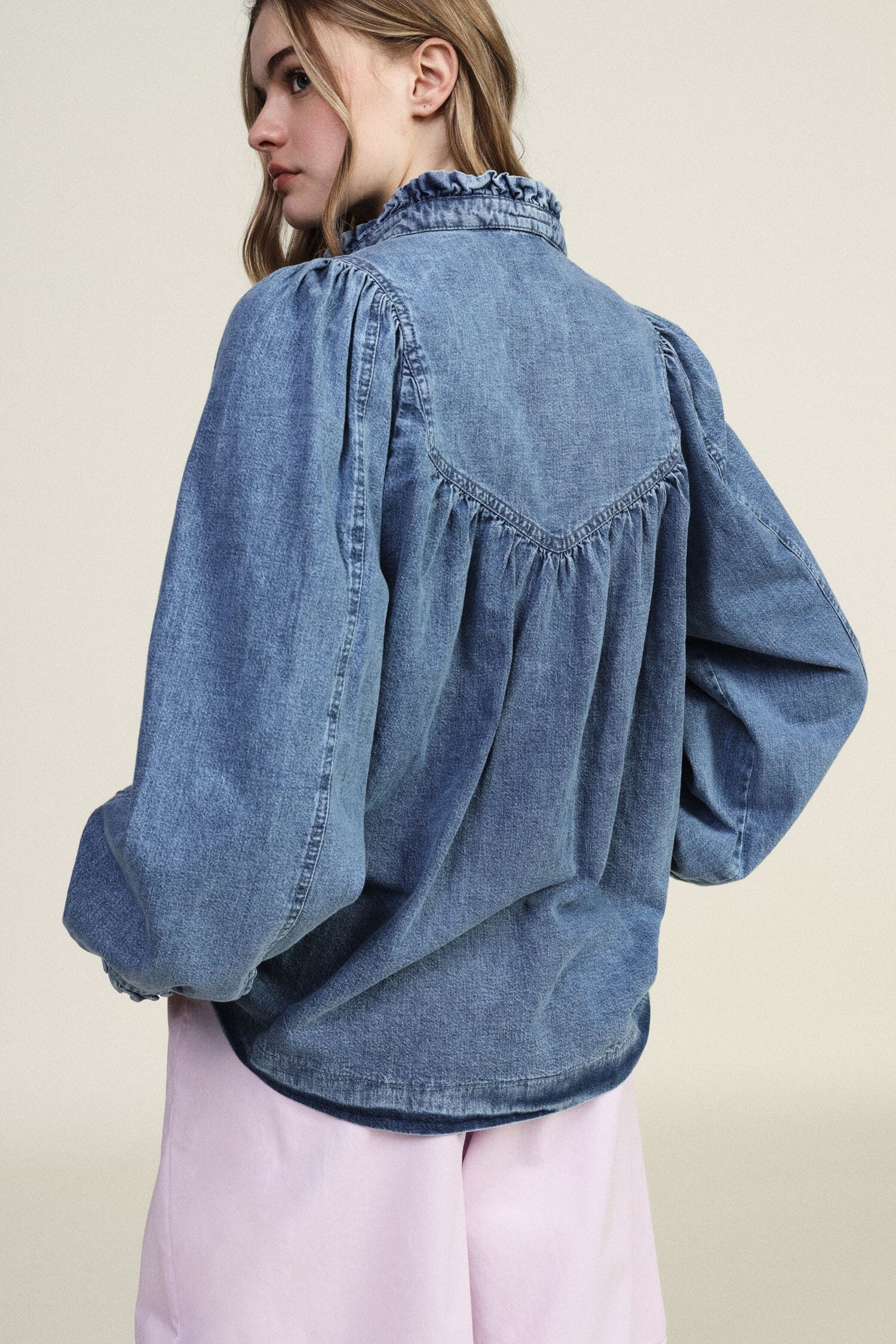 Dixie Long-Sleeved V-neck Wide Shirt