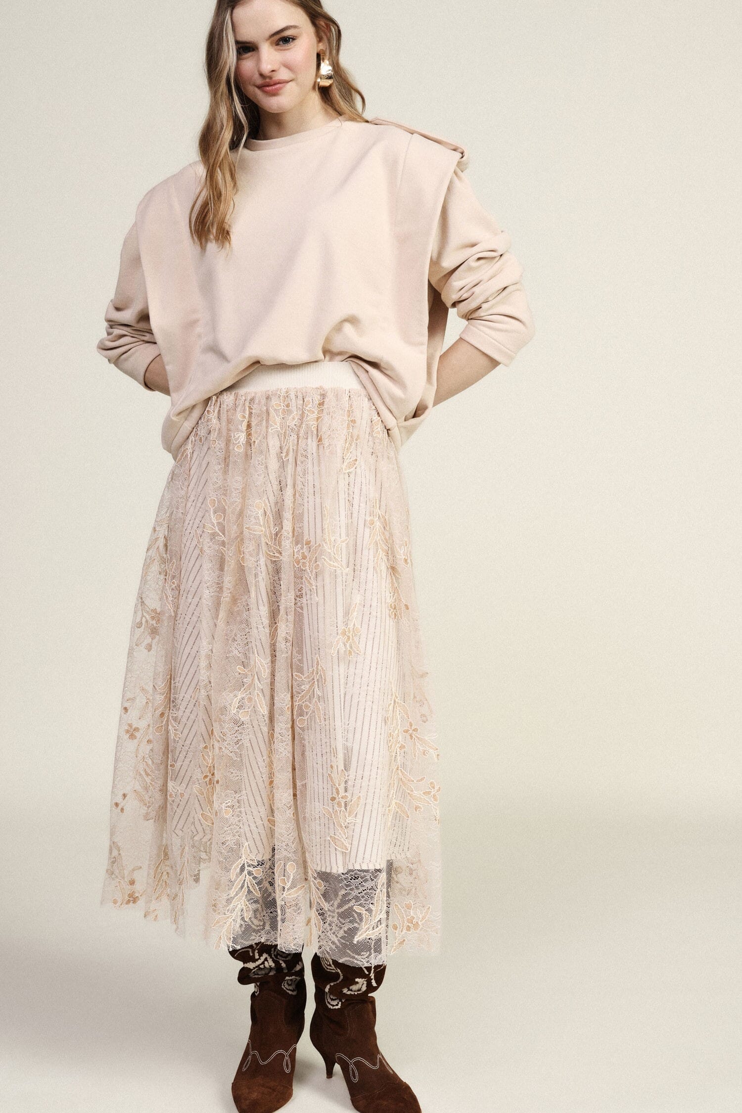 Long Embroidered Skirt With Floral Motif And High Waist Dixie