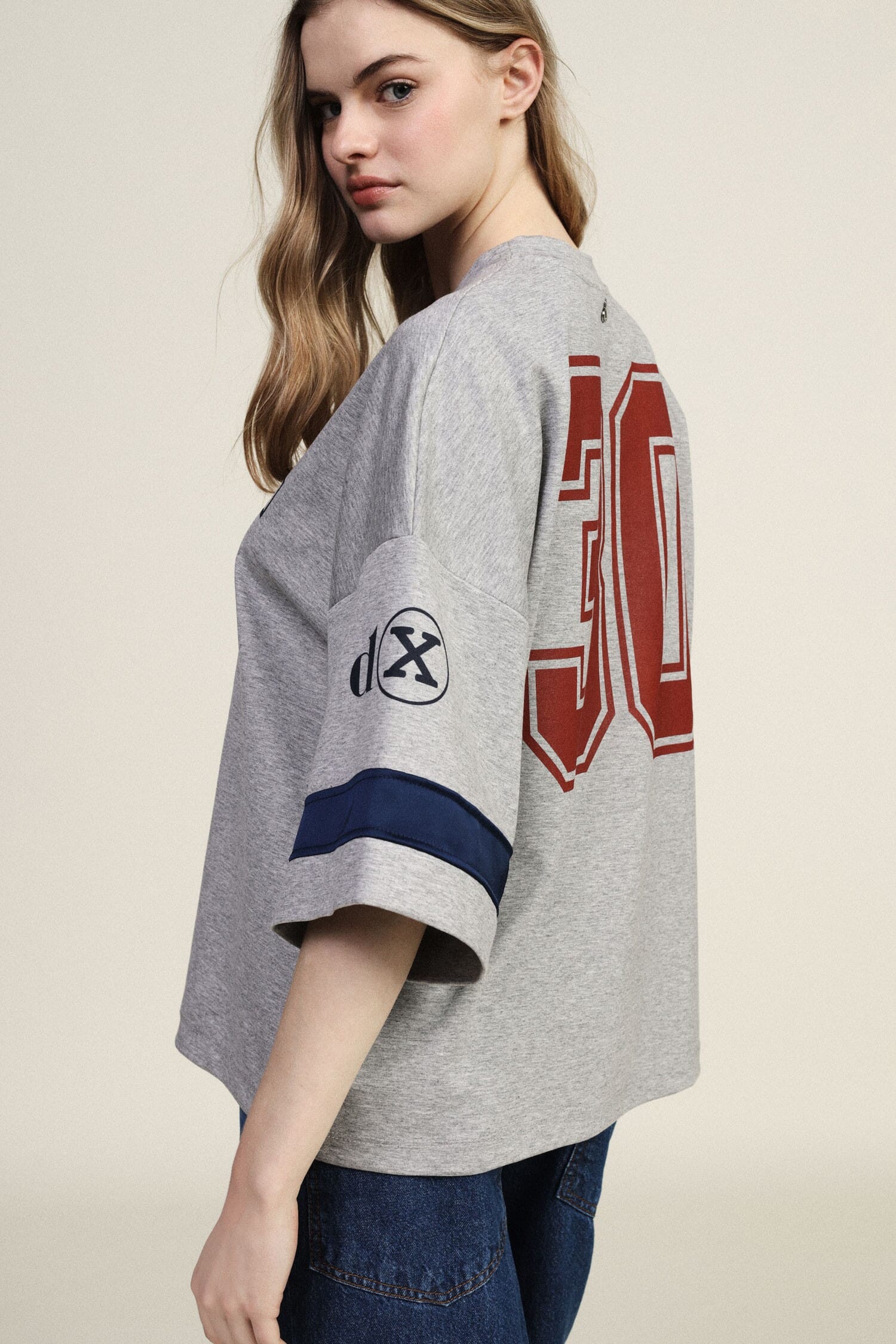 T-Shirt Ampia Stampa Frontale E Dettagli A Contrasto Dixie