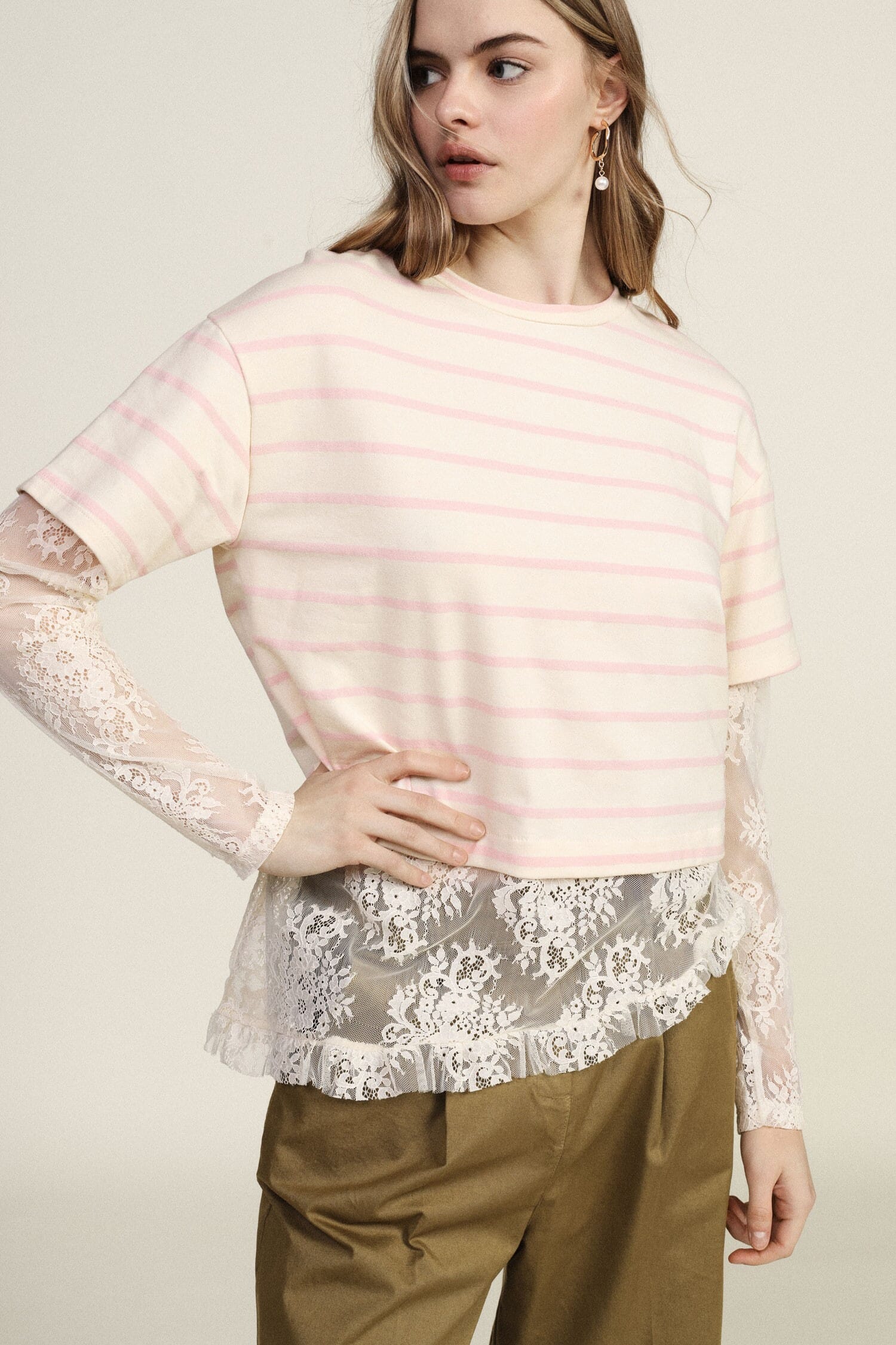 Top rayé avec manches et bas en dentelle Dixie