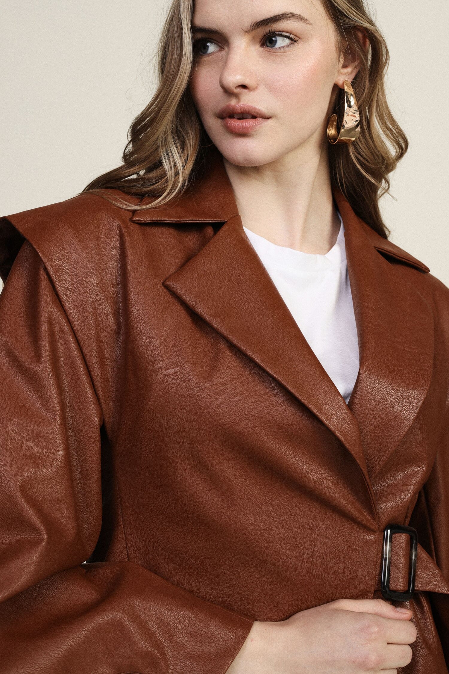 Giacca In Ecopelle Con Spalle Strutturate E Cintura Dixie