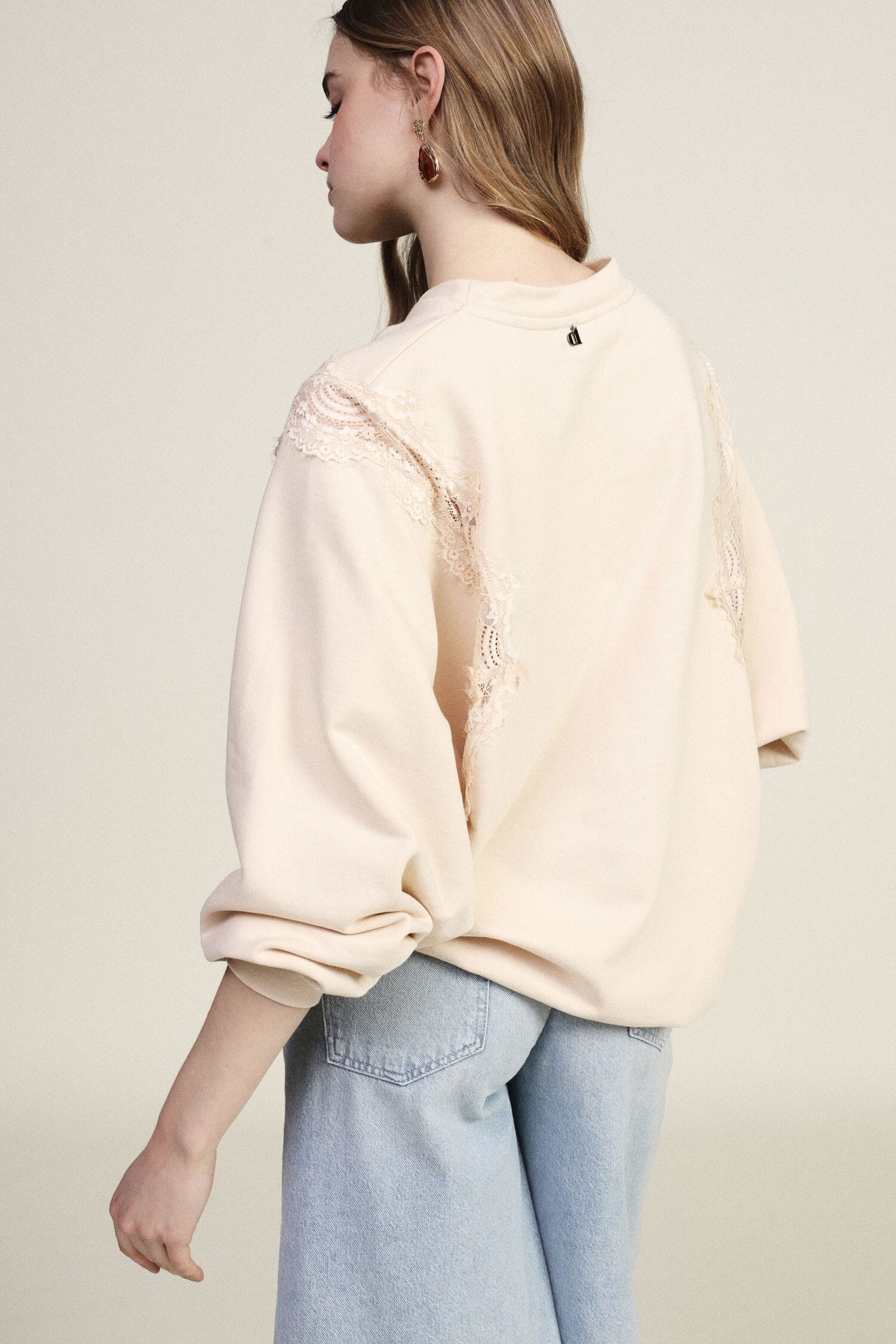 Crew-neck sweatshirt with lace detailing and Dixie front lettering