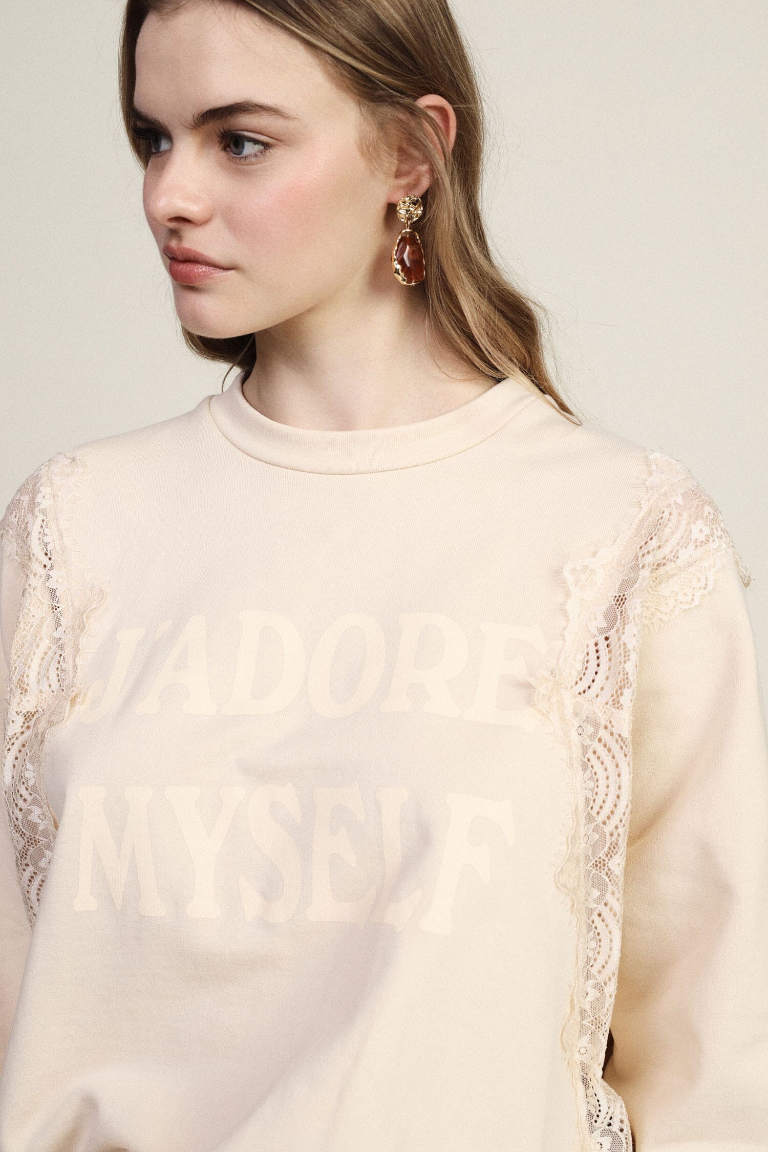 Crew-neck sweatshirt with lace detailing and Dixie front lettering