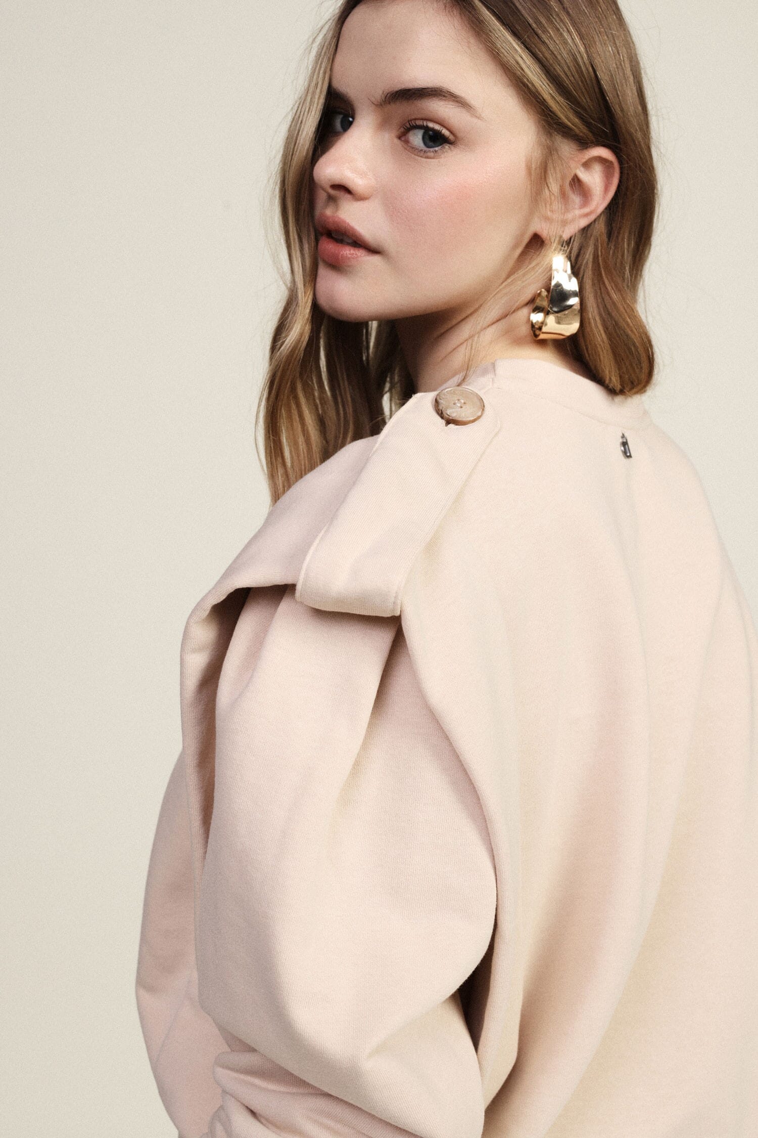 Felpa Girocollo Corta Con Spalle Strutturate Dixie