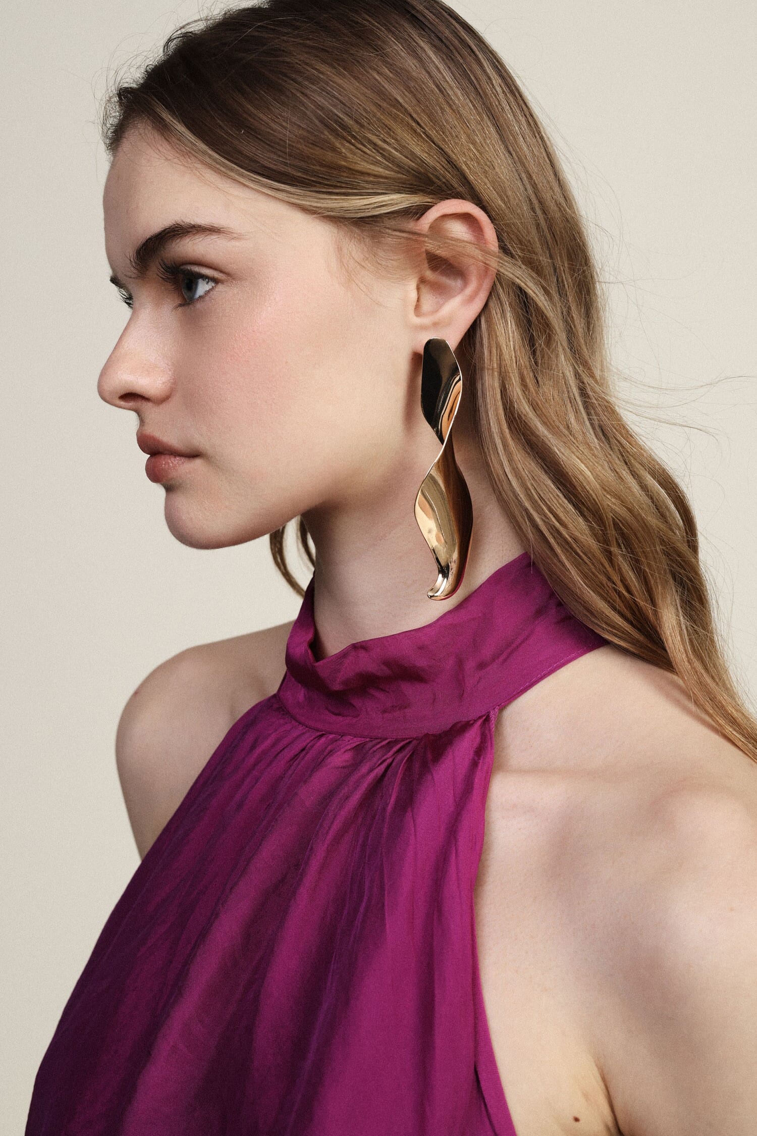 Dixie - Boucles d'oreilles asymétriques brillantes à effet de vague