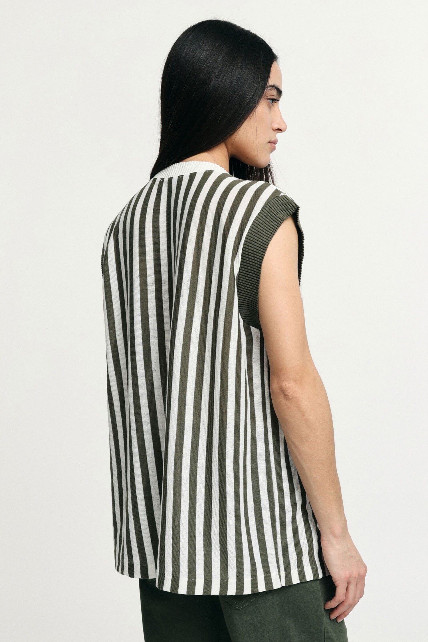 Sleeveless Striped Top With Central Ruffle Please