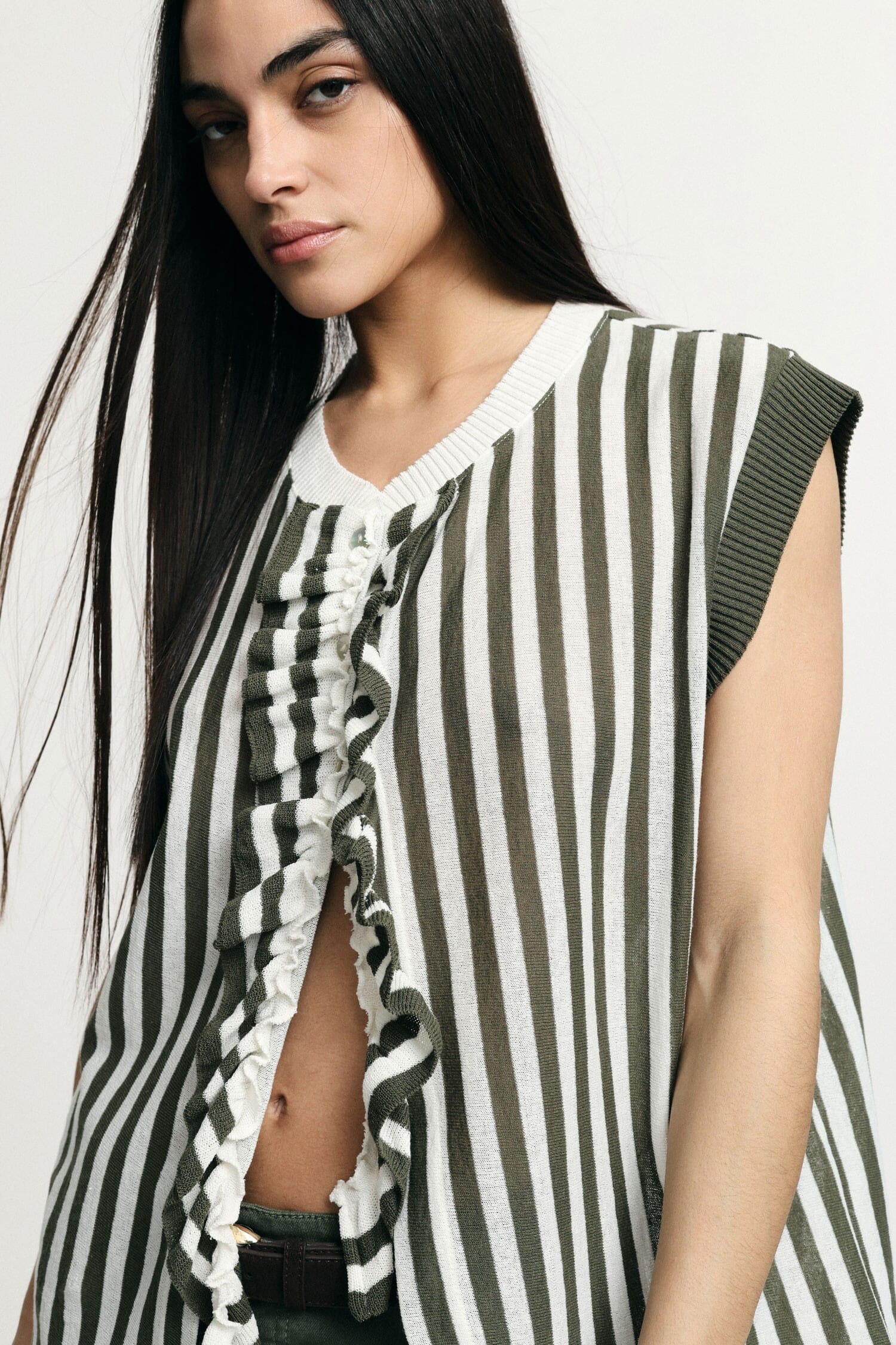 Sleeveless Striped Top With Central Ruffle Please