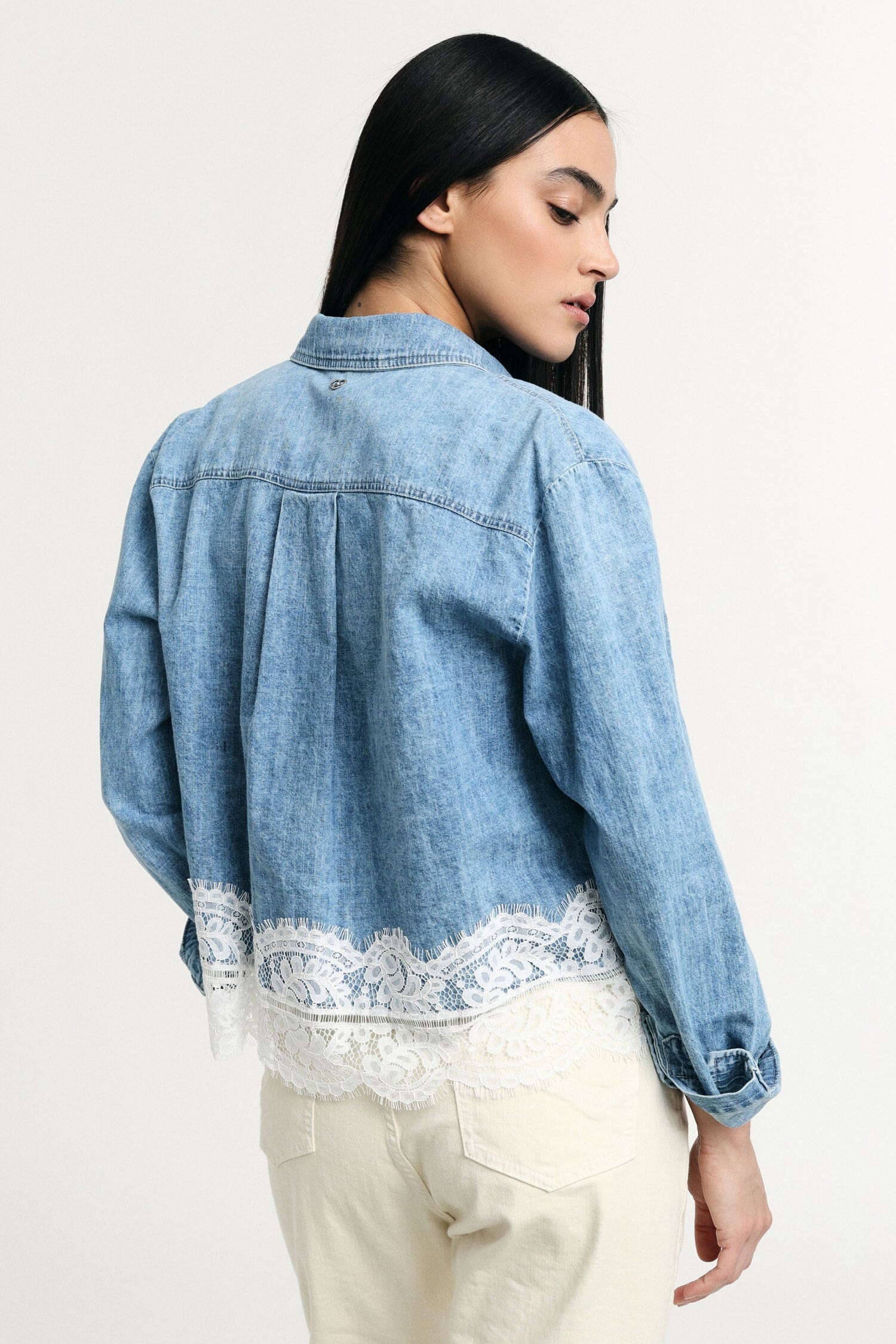 Shirt With Classic Collar And Lace Trim Please