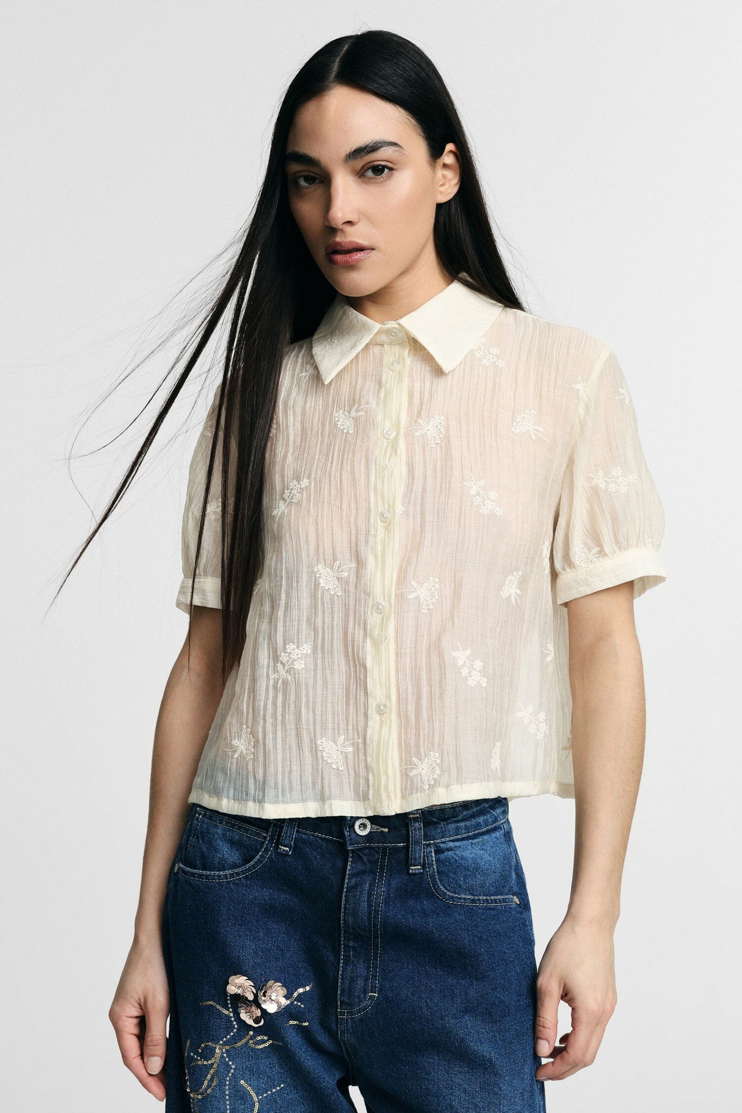 Cropped Shirt With Short Sleeves And Floral Embroidery Please
