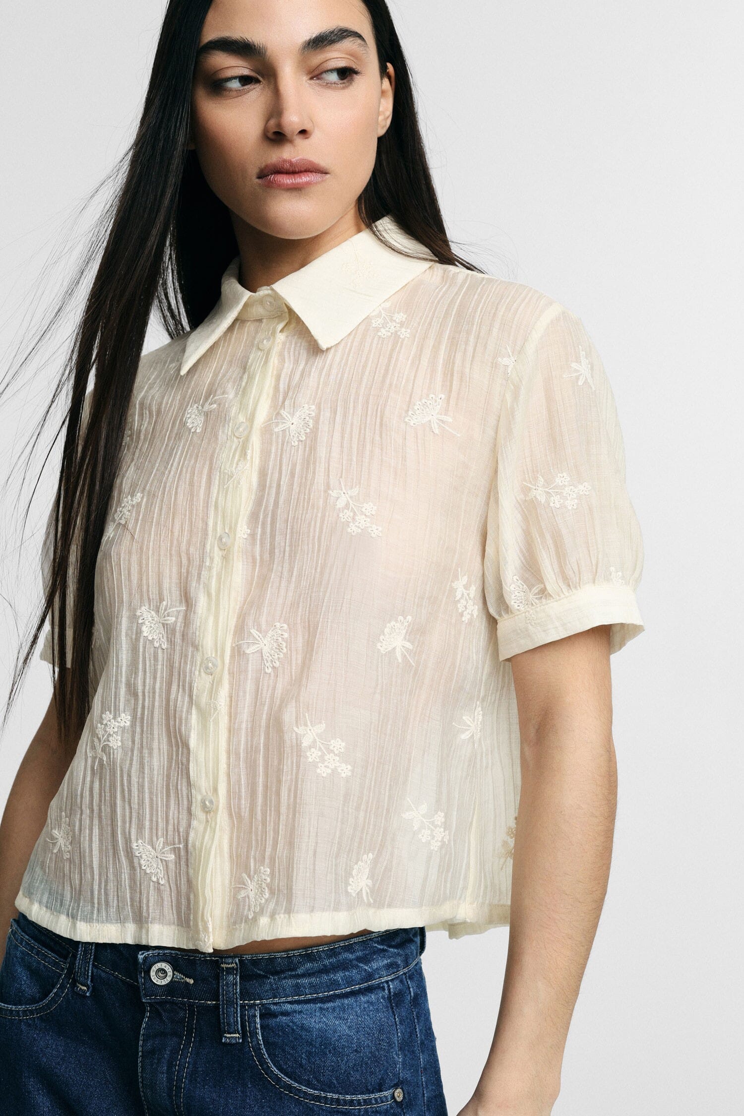 Cropped Shirt With Short Sleeves And Floral Embroidery Please