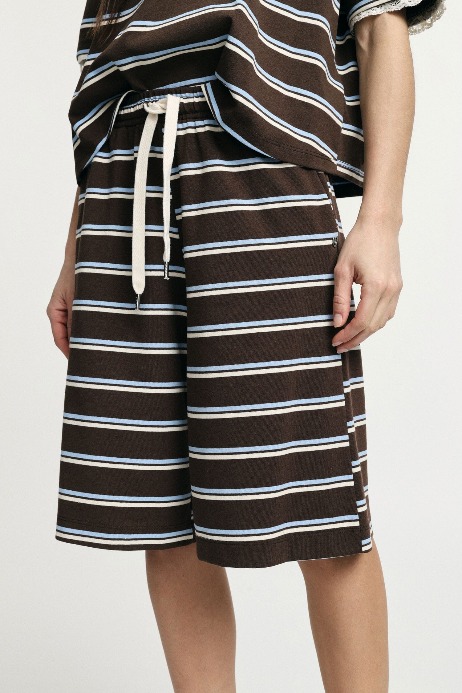 Bermuda rayé avec taille élastiquée et cordon de serrage S.V.P.