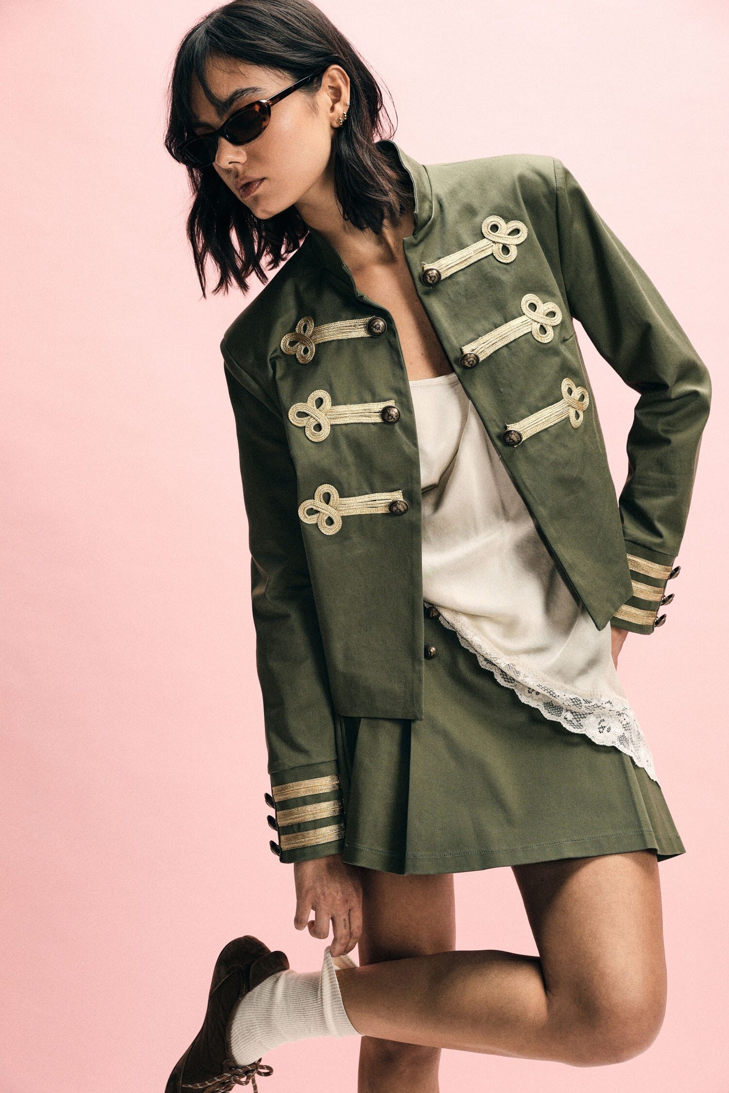 Giacca Camicia Corta Con Alamari Decorativi Please