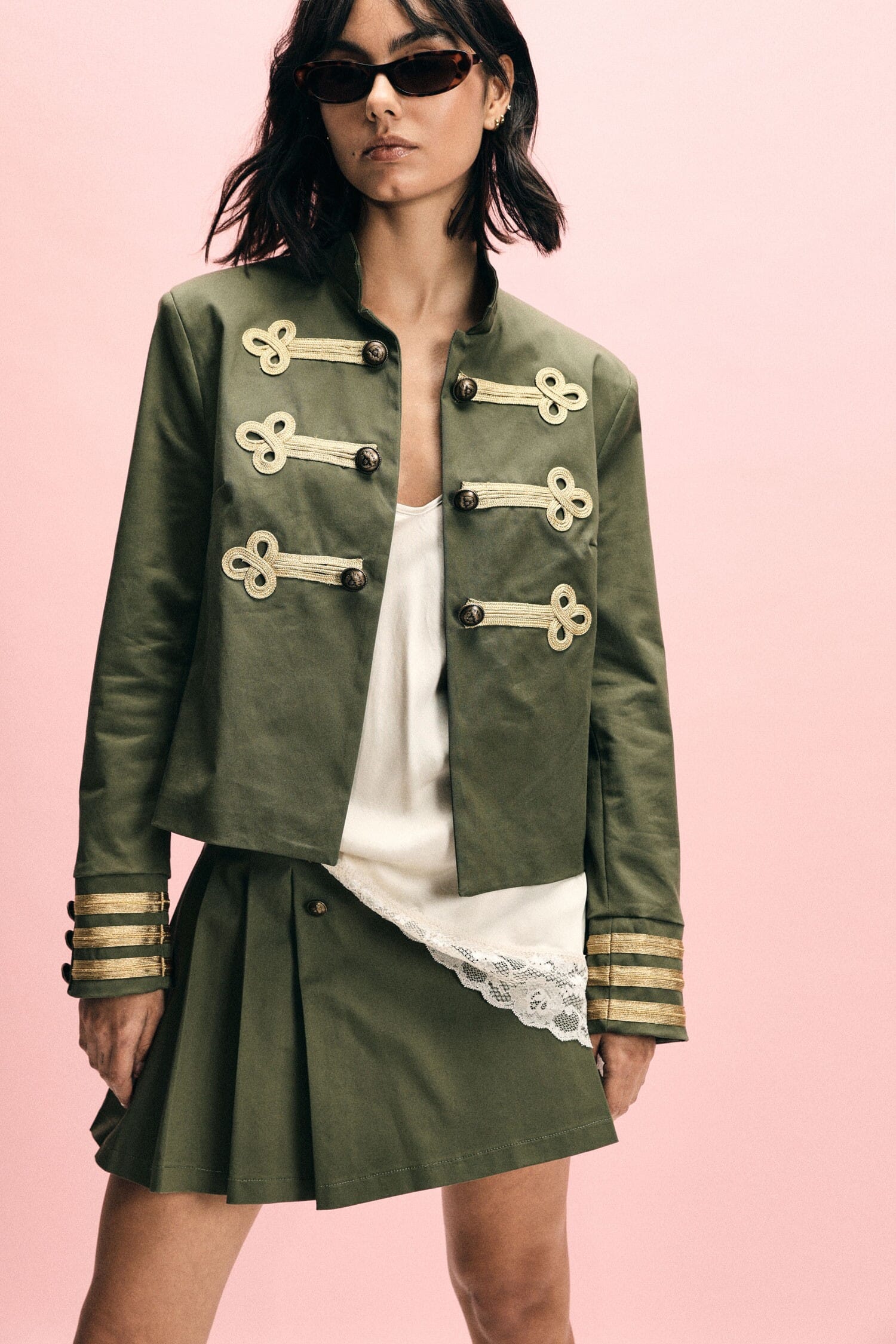 Giacca Camicia Corta Con Alamari Decorativi Please