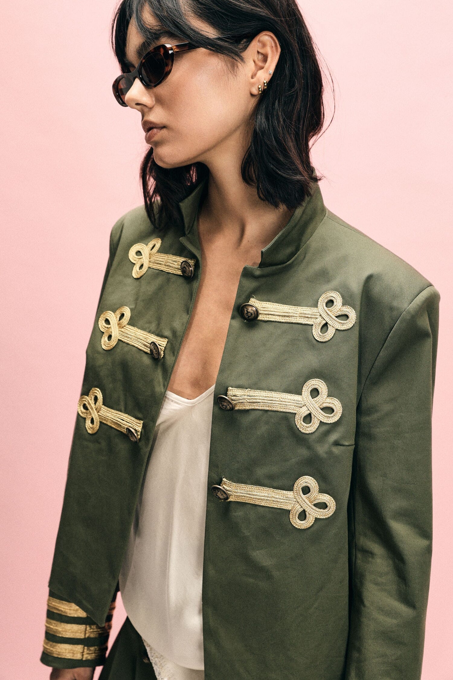 Giacca Camicia Corta Con Alamari Decorativi Please