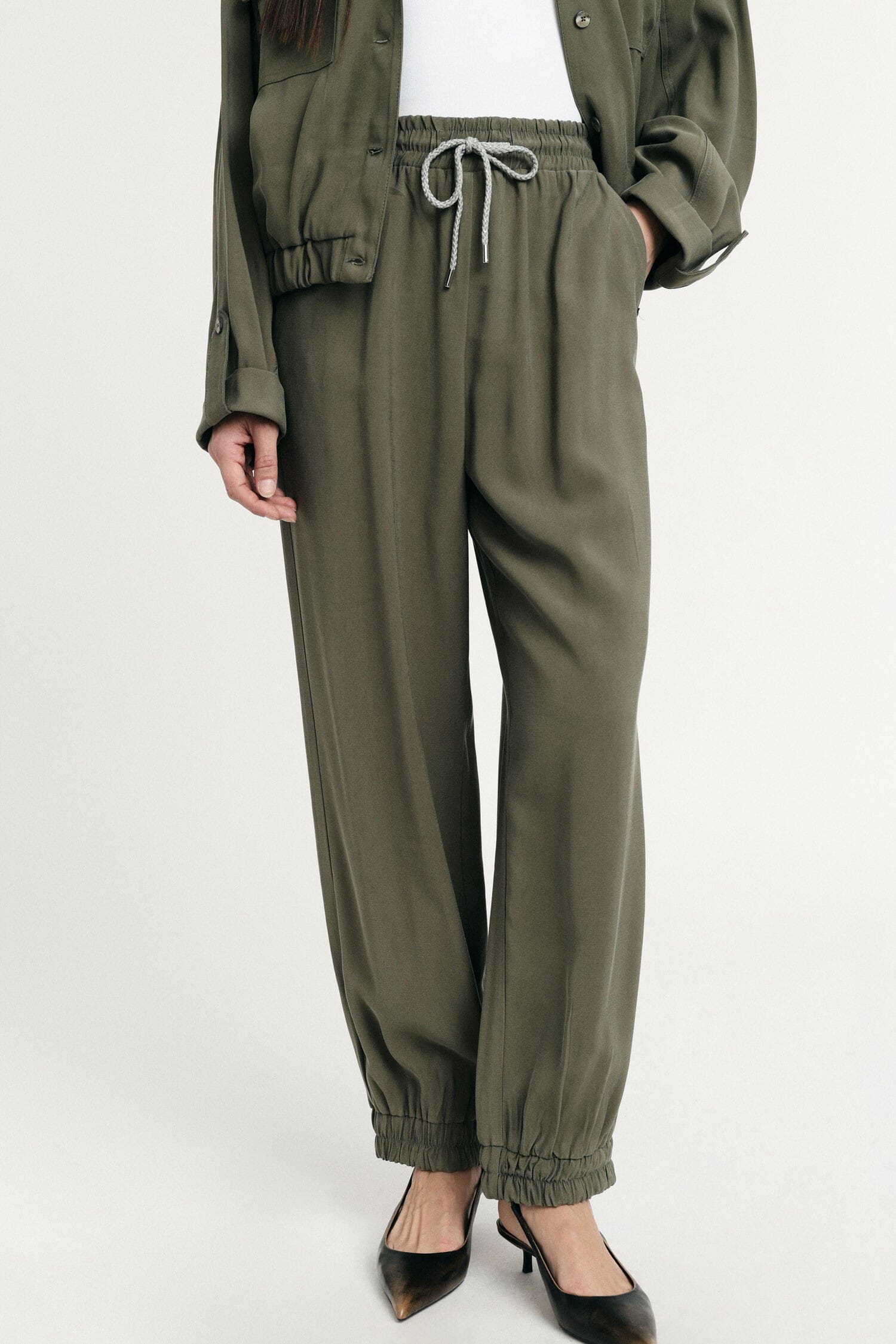 Trousers With Elastic Waist And Jogger Bottom Please