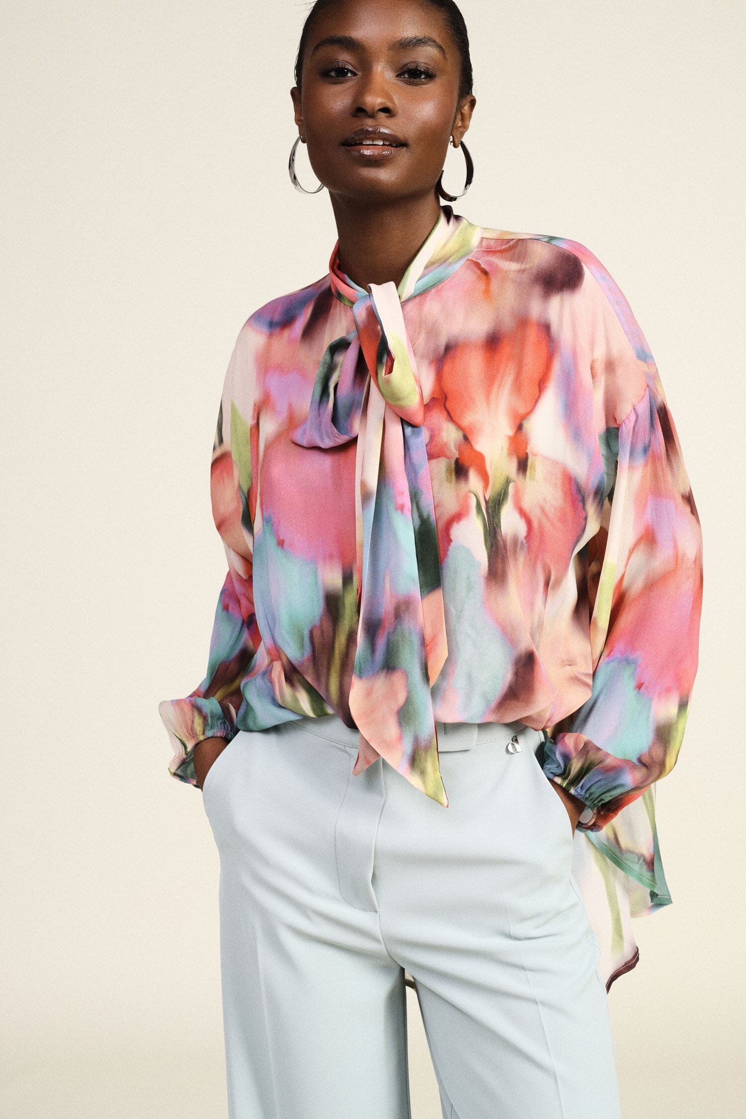 Blusa Fantasia Con Fiocco E Fondo Asimmetrico Dixie