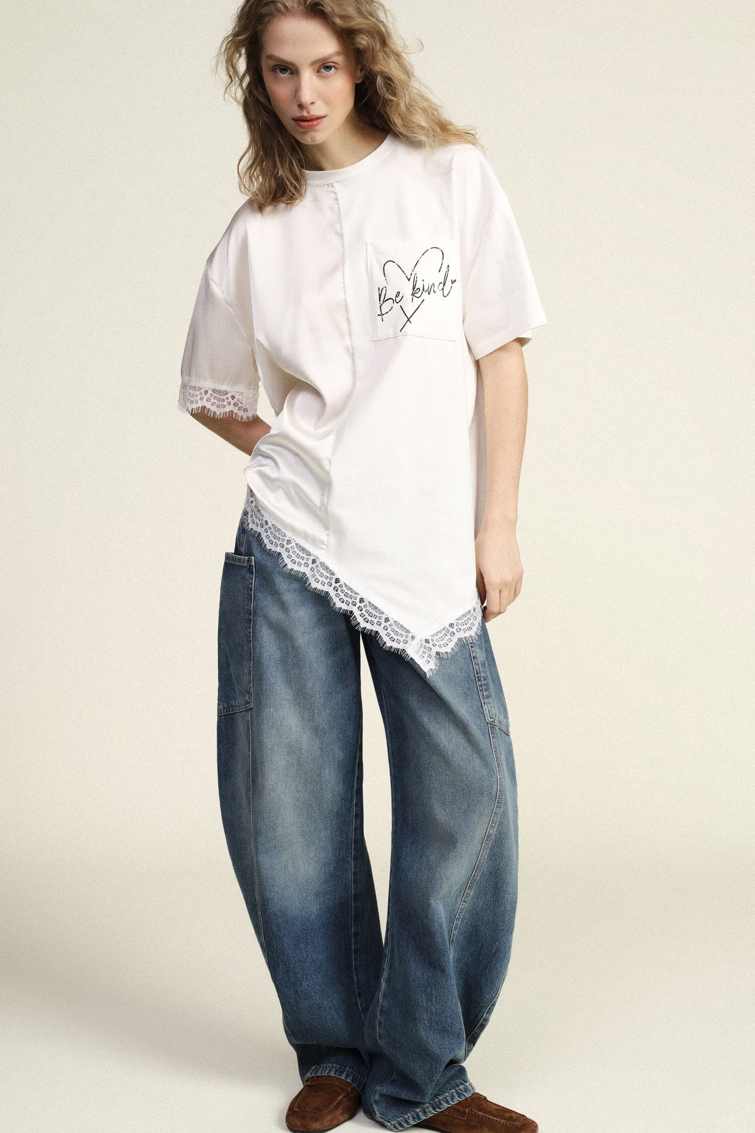 T-Shirt Manica Corta Con Scritta E Bordo In Pizzo Dixie