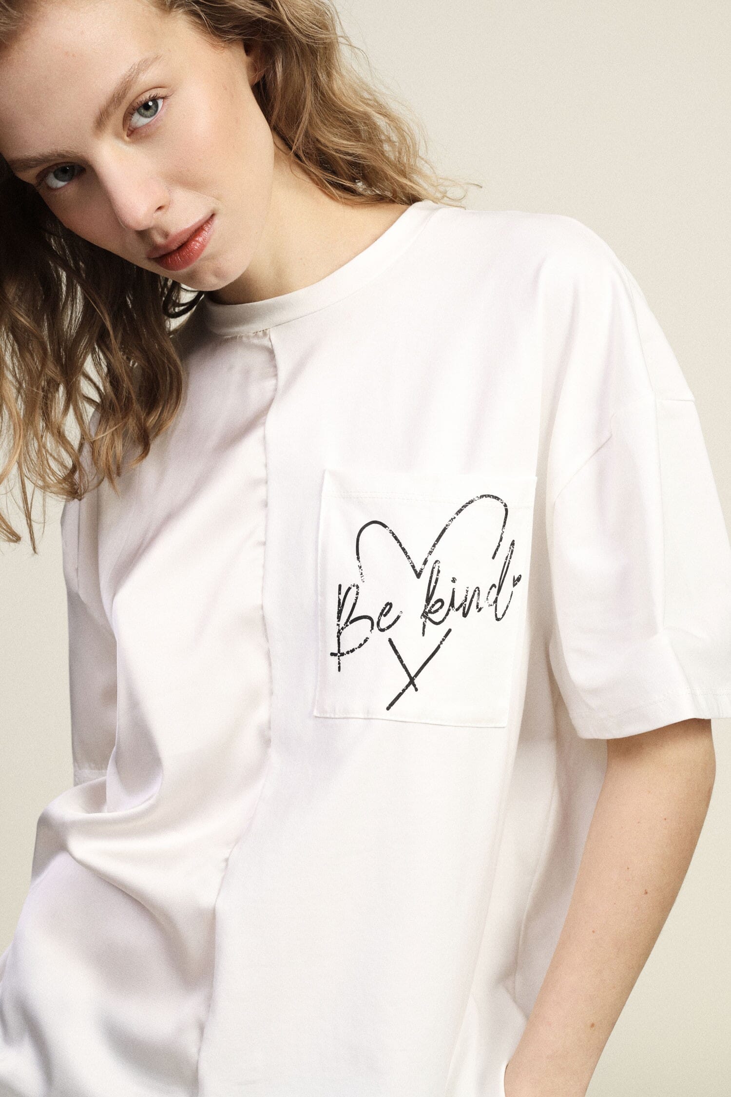 T-Shirt Manica Corta Con Scritta E Bordo In Pizzo Dixie