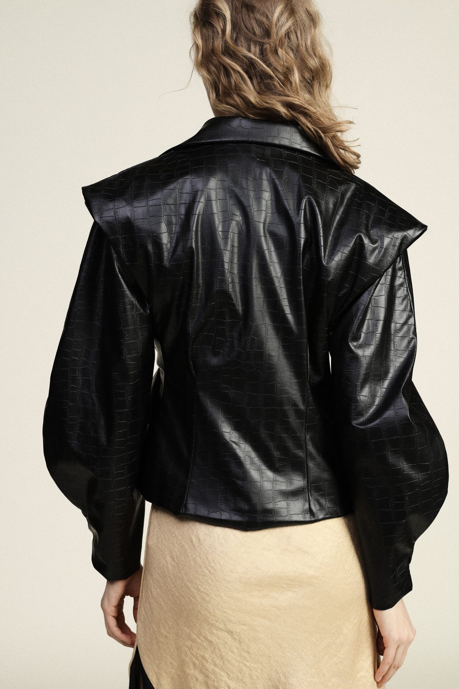 Giacca In Similpelle Con Cintura E Maniche Voluminose Dixie